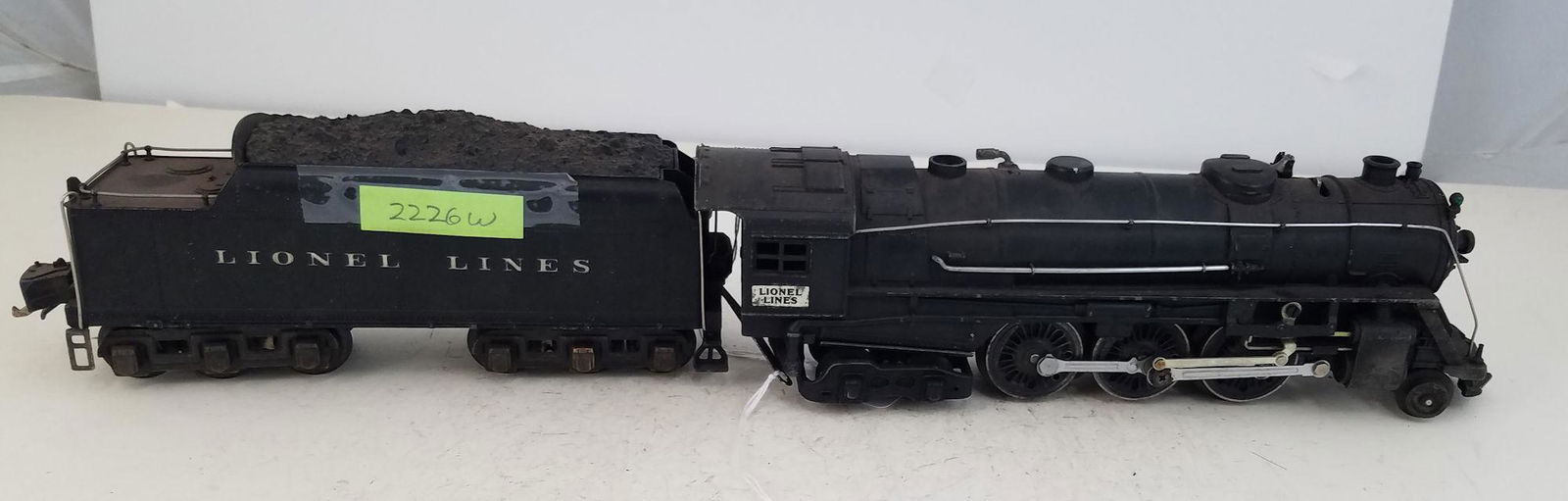 LIONEL O GAUGE PRE WAR- 226E ENGINE WITH 2226W TENDER (1 of 6)