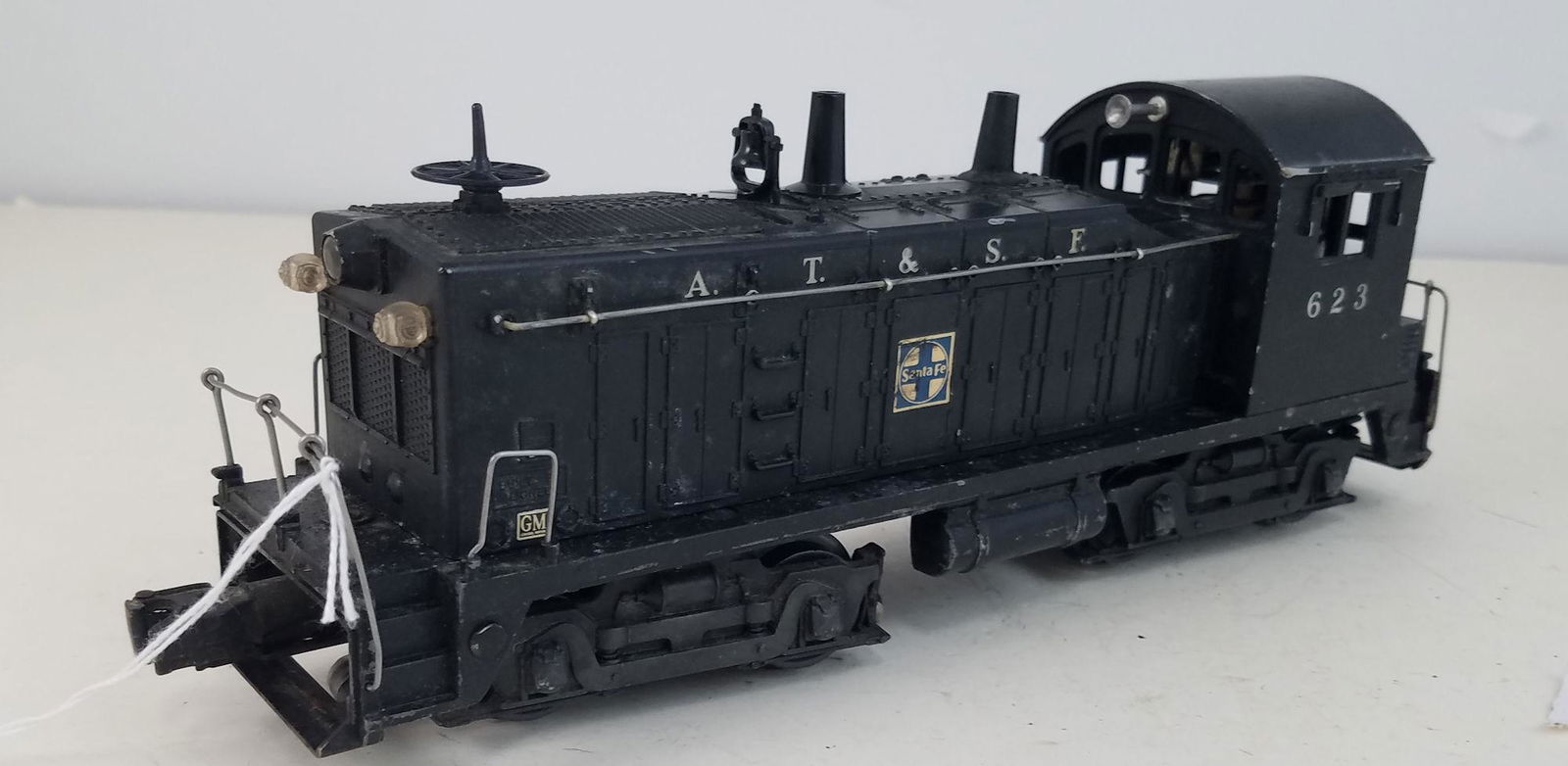 LIONEL O GAUGE POST WAR- 623 SANTA FE- NW2 SWITCHER (1 of 3)