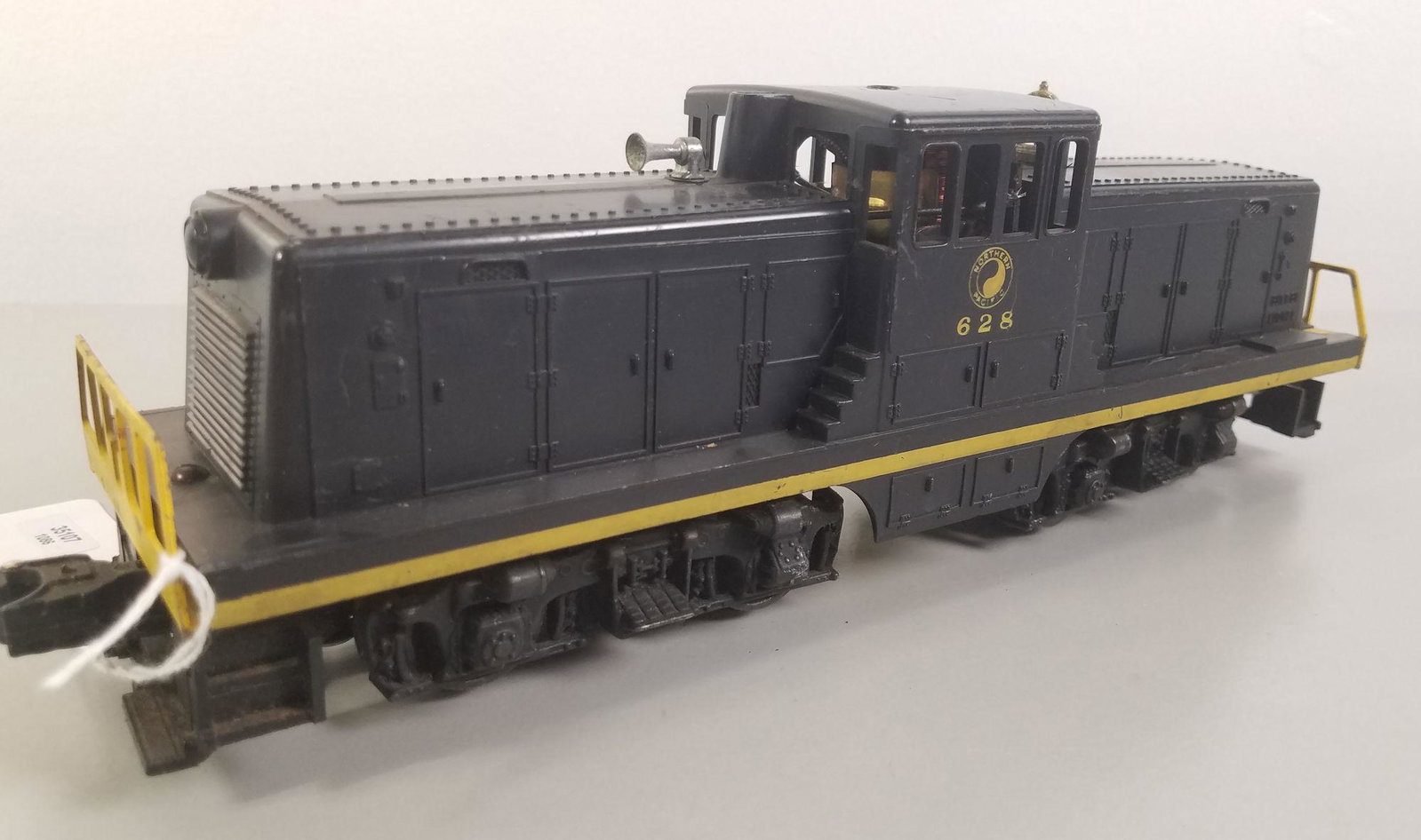 LIONEL O GAUGE POST WAR- 628 NP-GE 44 TON SWITCHER: LIONEL O GAUGE POST WAR- 628 NP-GE 44 TON SWITCHER