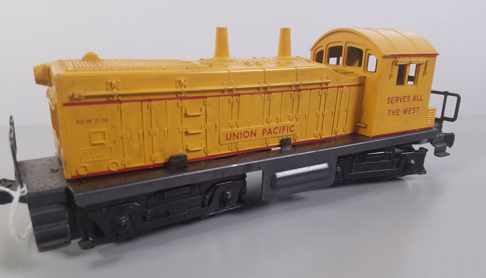 LIONEL O GAUGE POST WAR- 635 UP-NW2 SWITCHER: LIONEL O GAUGE POST WAR- 635 UP-NW2 SWITCHER