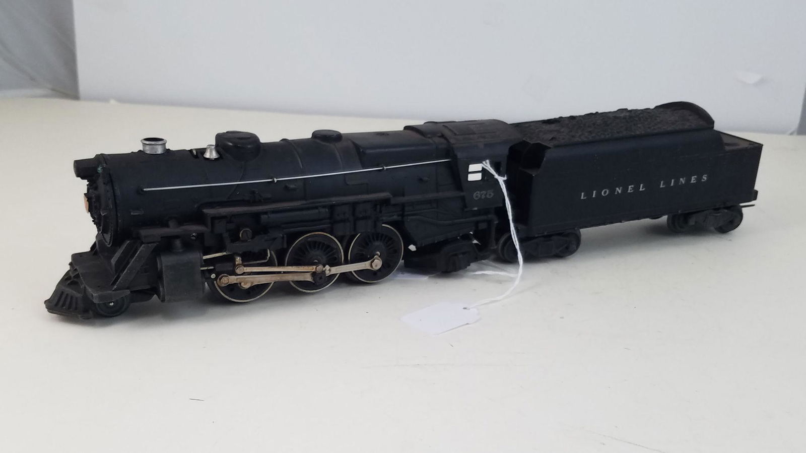 LIONEL O GAUGE POST WAR- 675 ENGINE WITH 6466W TENDER (1 of 5)