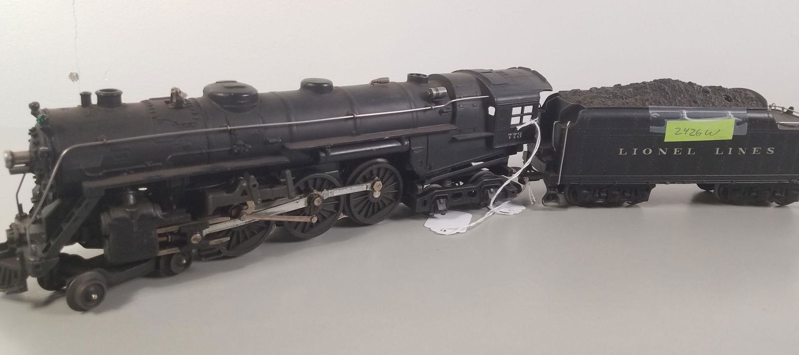 LIONEL O-GAUGE POST WAR NO. 773 ENGINE AND A NO. 2426W (1 of 20)