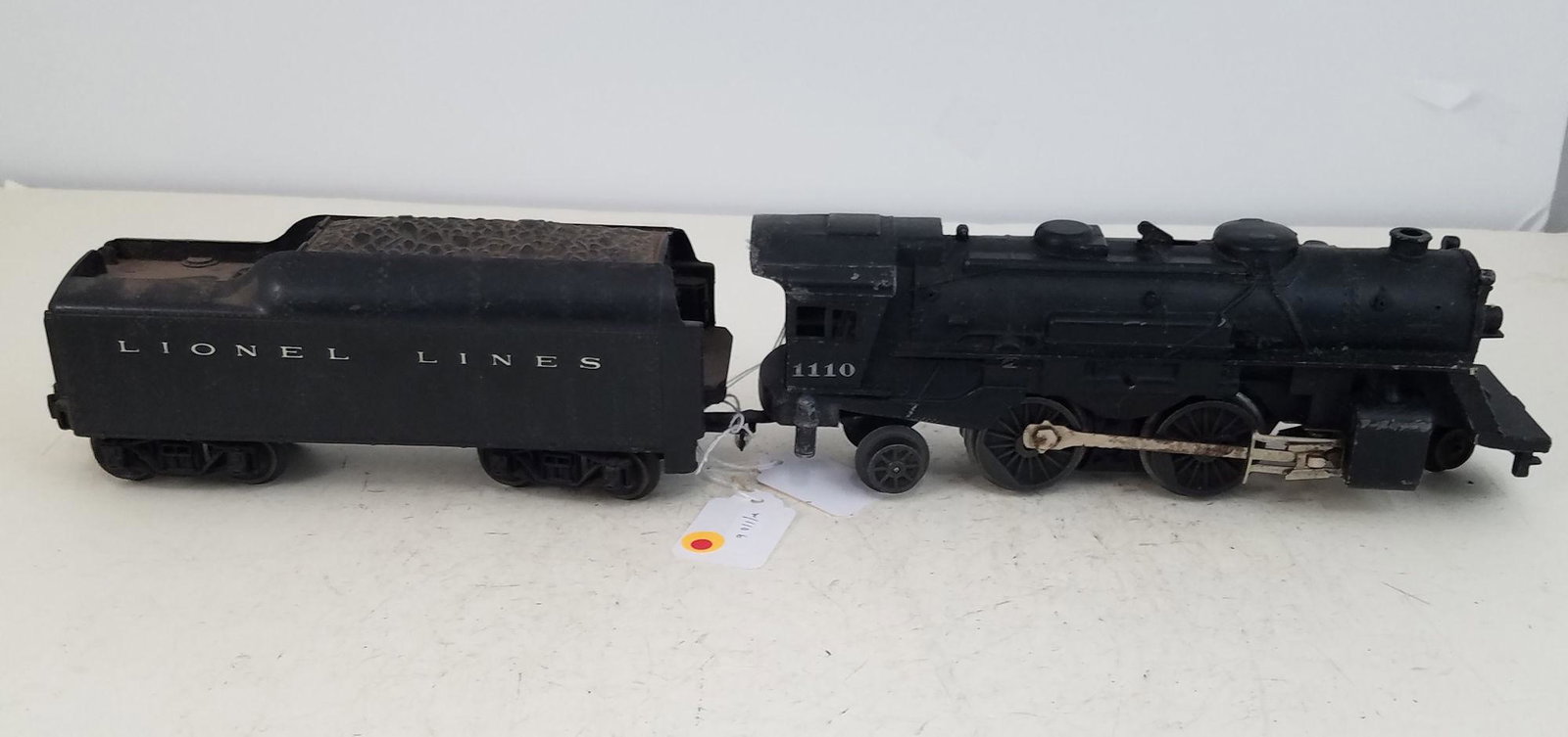 LIONEL O GAUGE POST WAR- 1062 ENGINE WITH TENDER, 1110: LIONEL O GAUGE POST WAR- 1062 ENGINE WITH TENDER, 1110 ENGINE WITH BOX AND TENDER