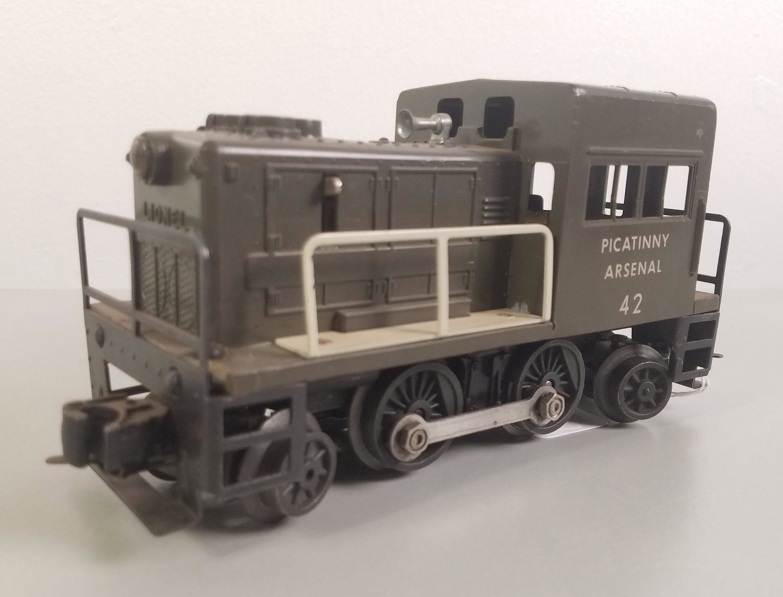 LIONEL O GUAGE POST WAR- 42 PICATINNY ARSENAL SWITCHER: LIONEL O GUAGE POST WAR- 42 PICATINNY ARSENAL SWITCHER