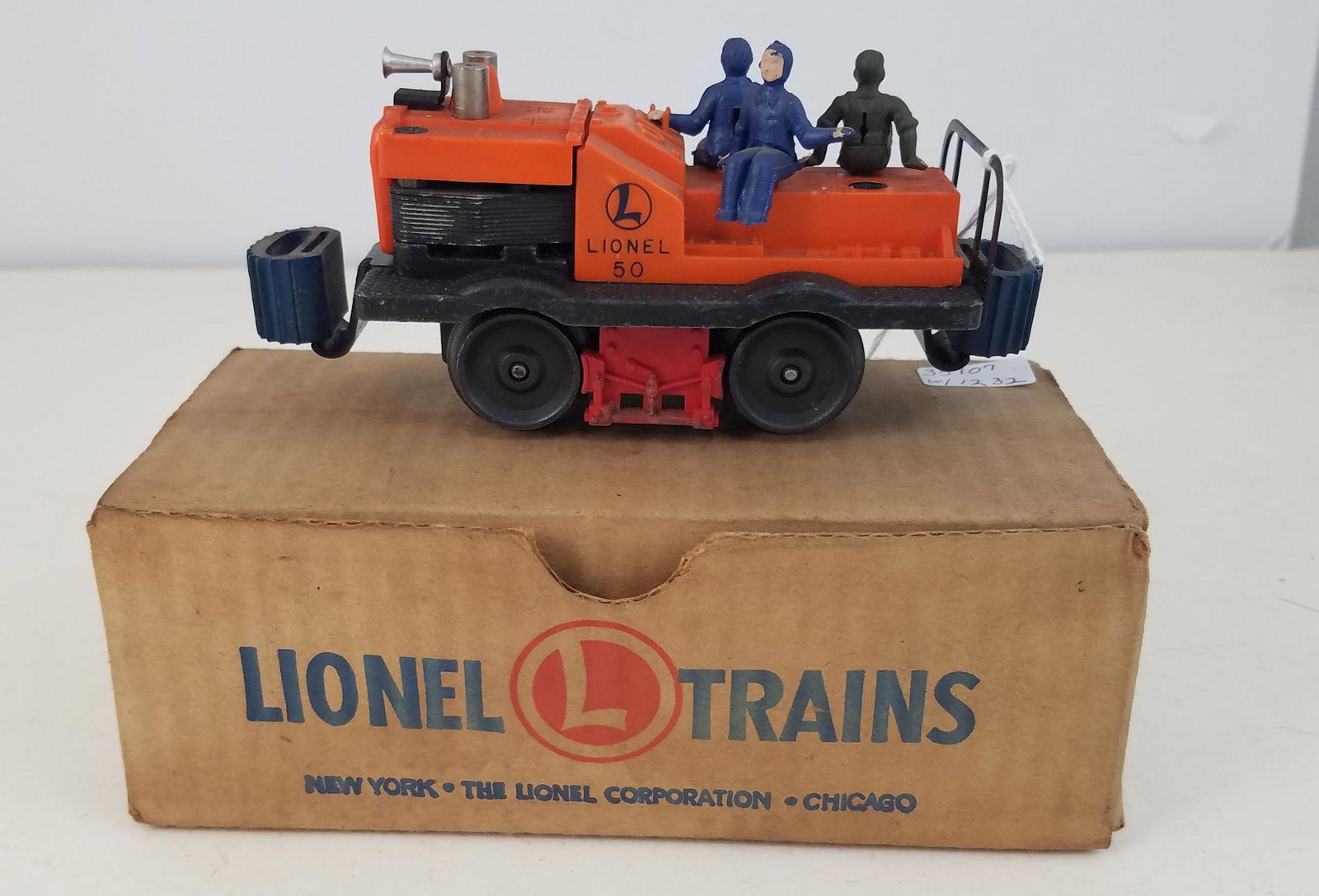 LIONEL O GAUGE POST WAR- 50 SECTION GANG CAR WITH BOX: LIONEL O GAUGE POST WAR- 50 SECTION GANG CAR WITH BOX