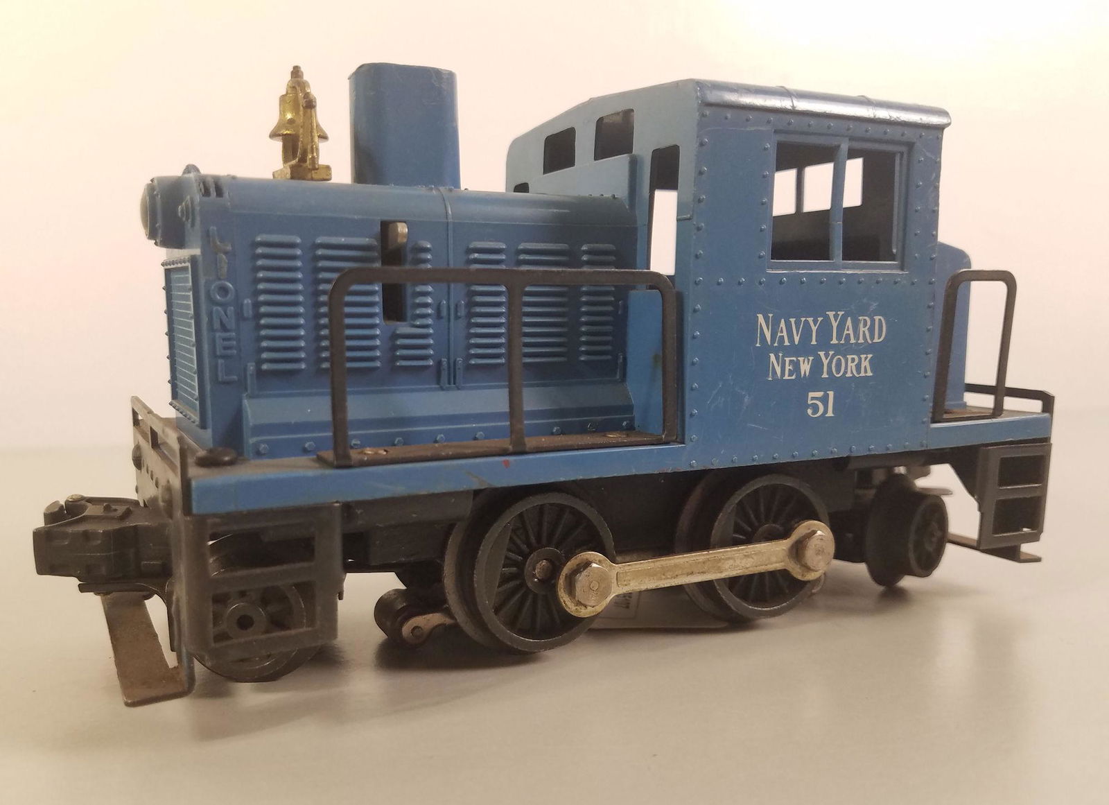 LIONEL O GAUGE POST WAR- 51 NAVY YARD SWITCHER (1 of 3)