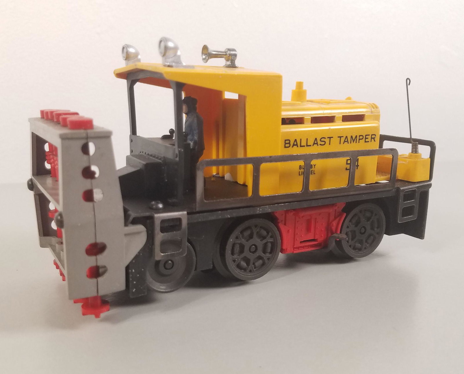 LIONEL O GAUGE POST WAR- 54 BALLAST TAMPER: LIONEL O GAUGE POST WAR- 54 BALLAST TAMPER