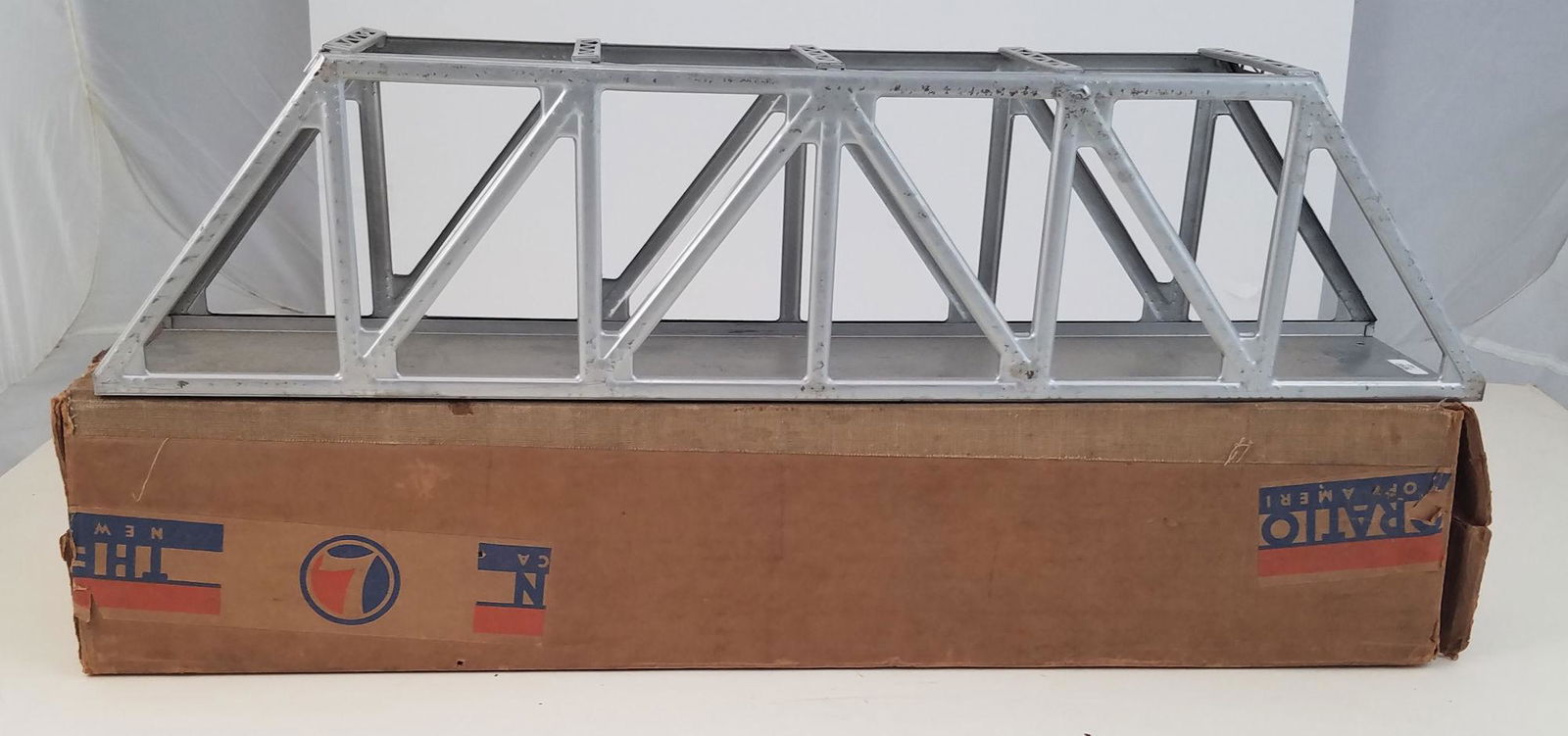 LIONEL O GAUGE POST WAR- 316 TRESTLE BRIDGE WITH BOX (1 of 1)