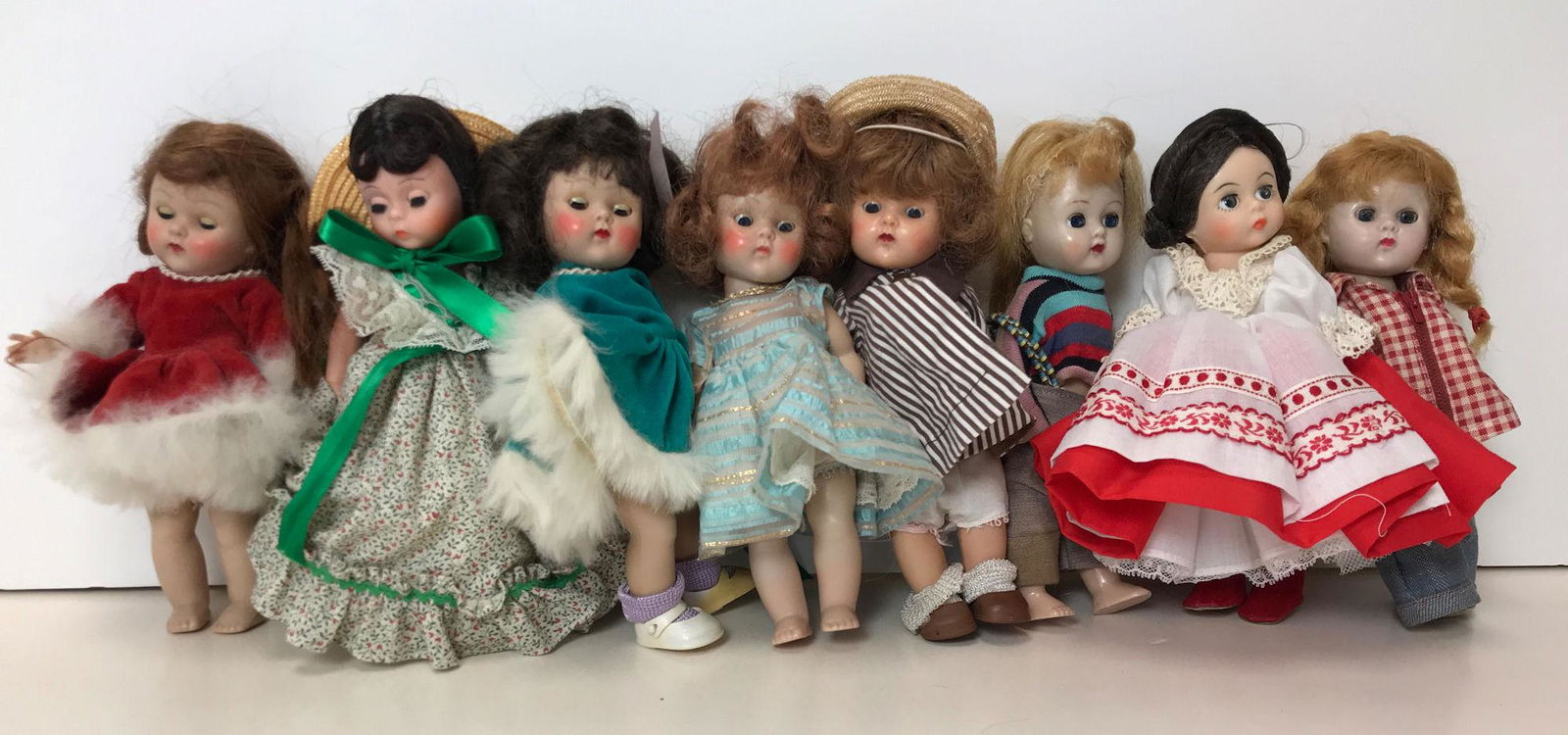 LOT OF (8) 8" DOLLS INCLUDING (2) MADAME ALEXANDER AND (1 of 1)