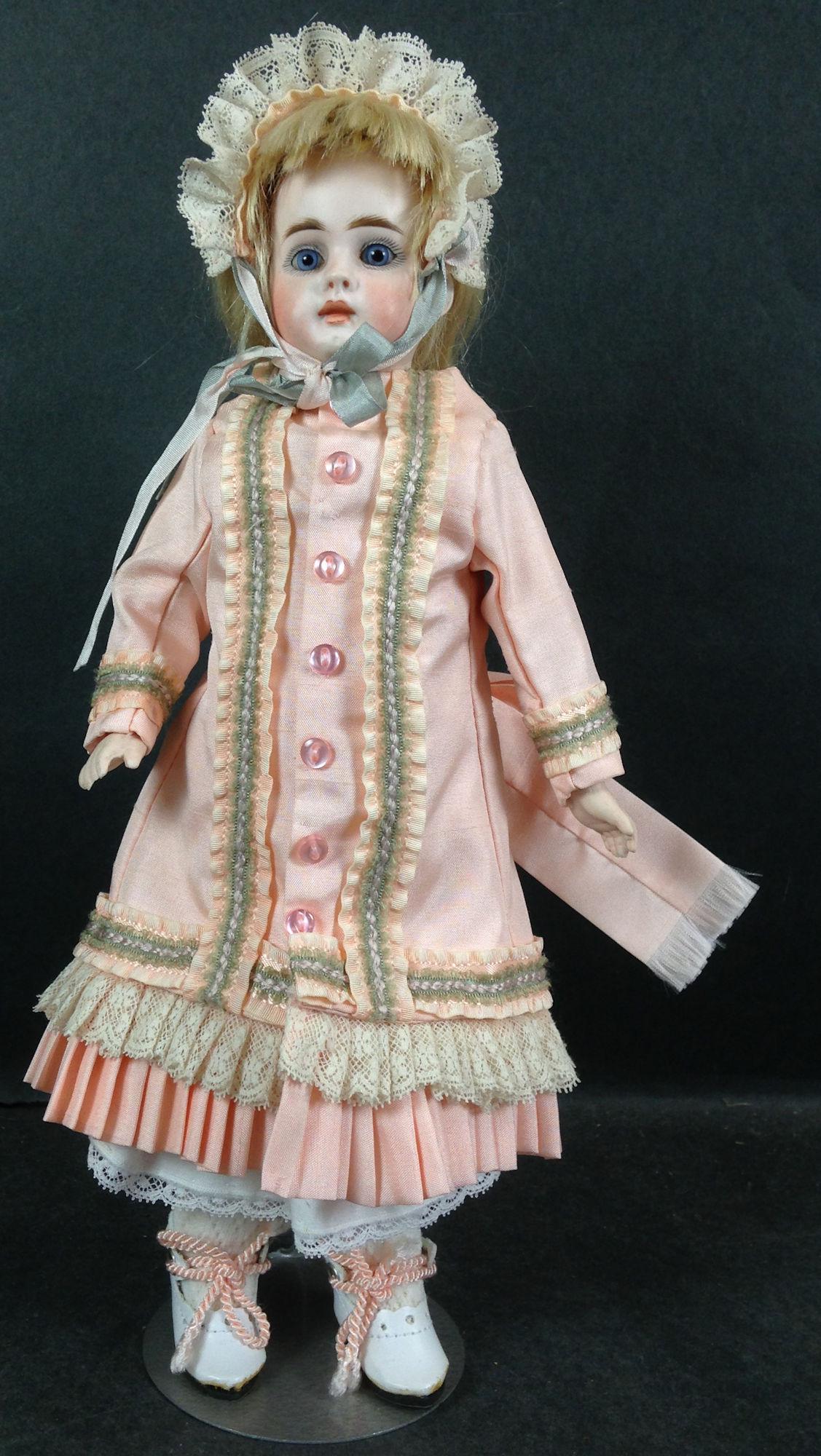 11" SONNEBERG BISQUE SHOULDER HEAD DOLL.  MOHAIR WIG, (1 of 1)