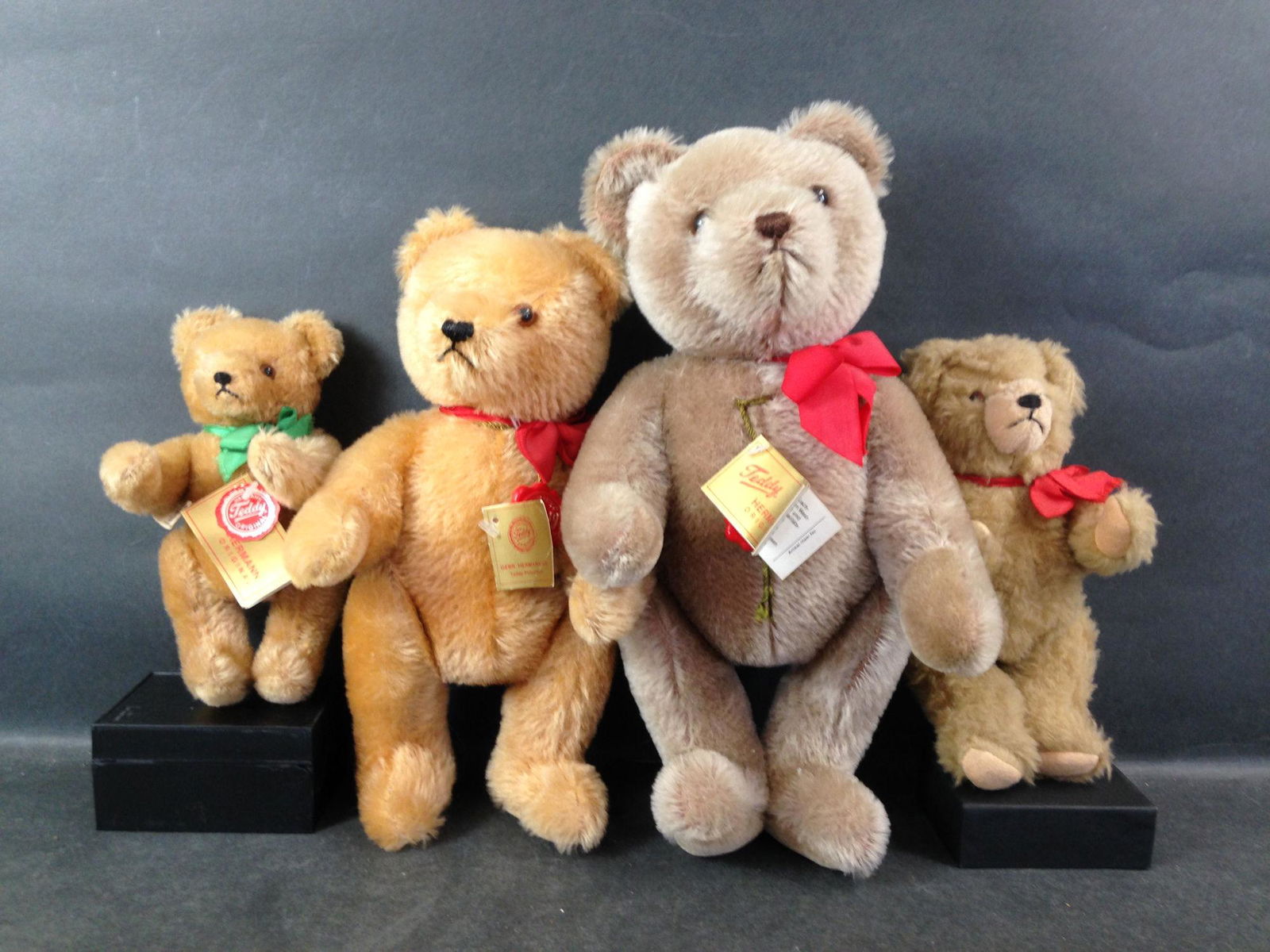 4 HERMANN TEDDY BEARS. 3 ARE MOHAIR. ALL HAVE JOINTED (1 of 1)