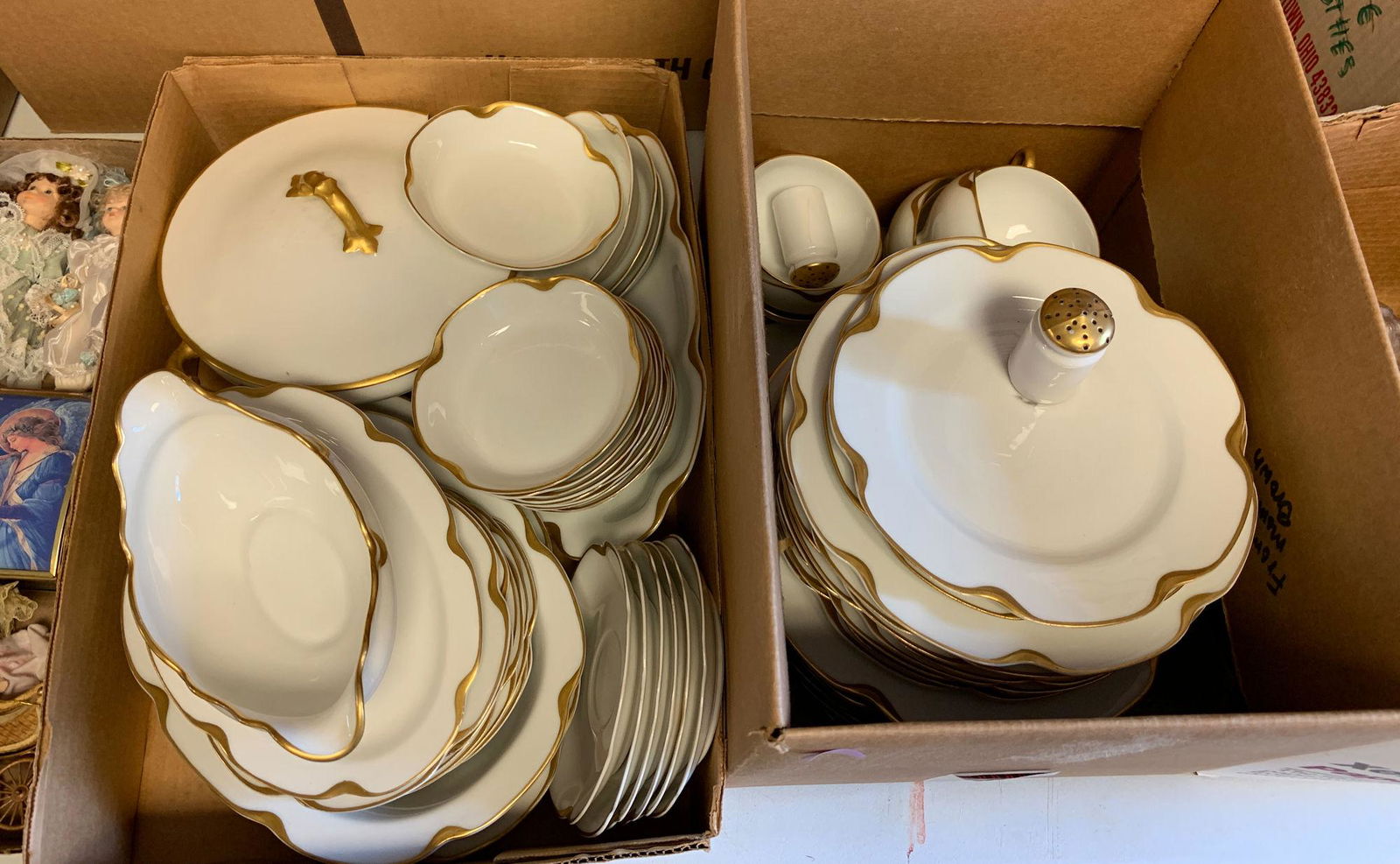 2 BOX LOTS WITH HAVILAND GOLD TRIMMED CHINA SET (1 of 3)