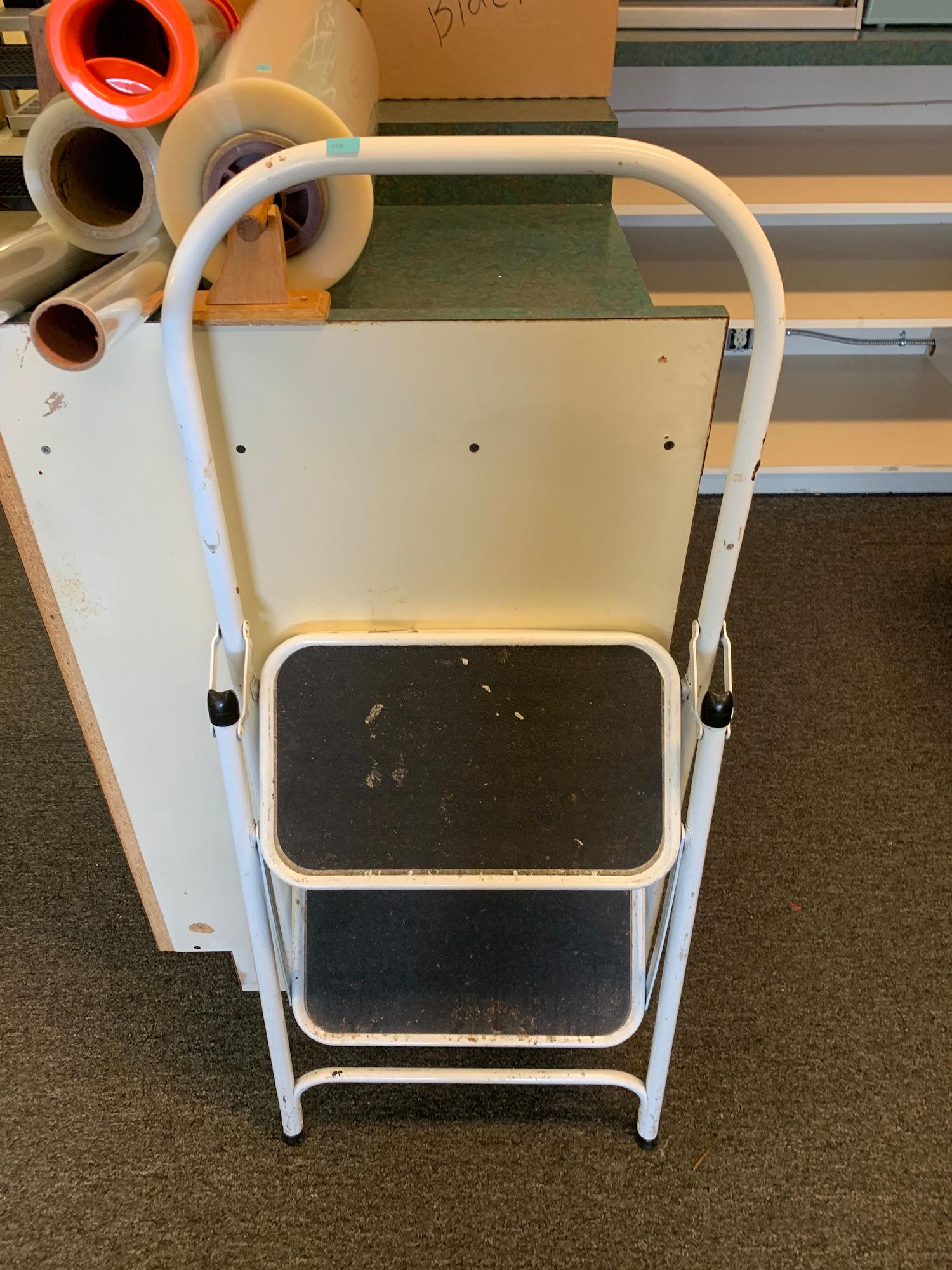 2 STEP WHITE STEP LADDER (1 of 2)