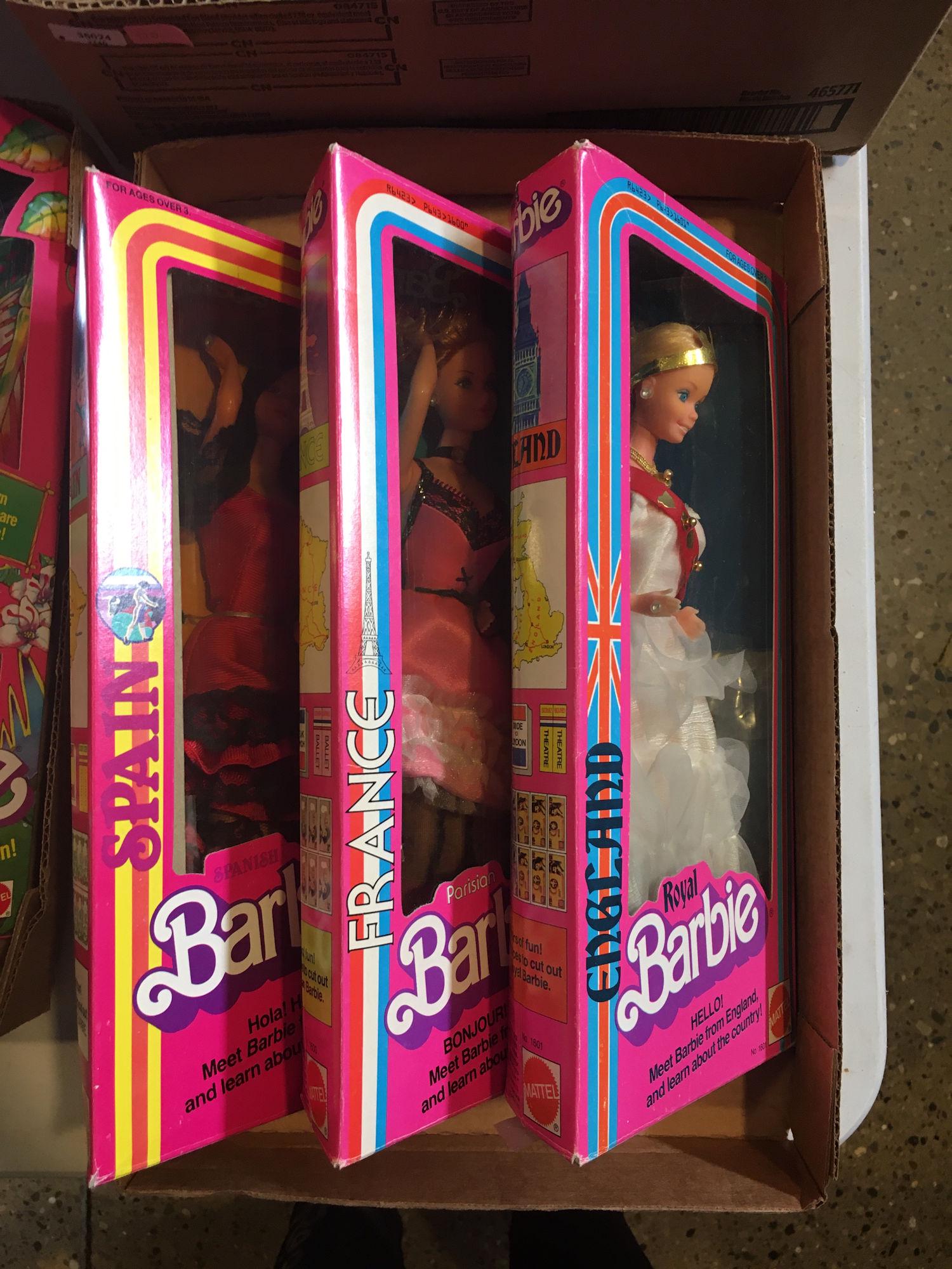 (3) NRFB VINTAGE COUNTRY BARBIES INCLUDING "PARISIAN": (3) NRFB VINTAGE COUNTRY BARBIES INCLUDING "PARISIAN" (FRANCE), "ROYAL" (ENGLAND) AND "SPANISH" (SPAIN)