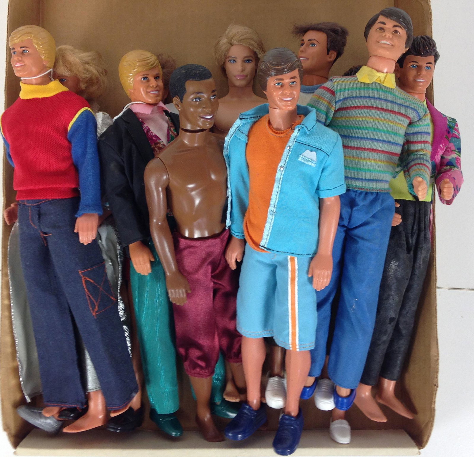 (11) UNBOXED KEN DOLLS INCLUDING STEVEN, ROCKERS KEN: (11) UNBOXED KEN DOLLS INCLUDING STEVEN, ROCKERS KEN AND ROCKERS DEREK.