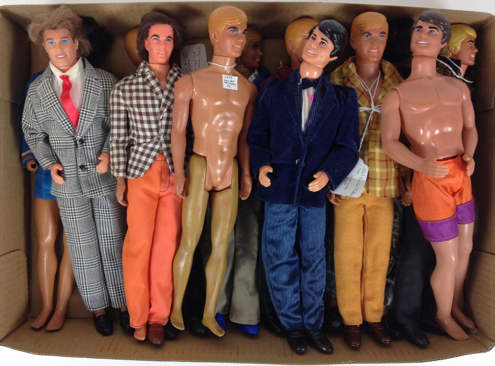 (12) UNBOXED VINTAGE KEN DOLLS INCLUDING MOD HAIR AND (1 of 1)