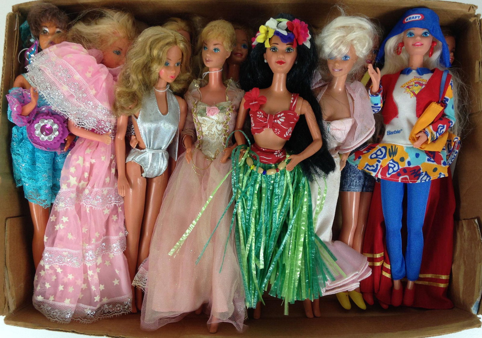 (14) UNBOXED BARBIE AND FRIENDS INCLUDING POLYNESIAN: (14) UNBOXED BARBIE AND FRIENDS INCLUDING POLYNESIAN AND SUN GOLD MALIBU P.J.
