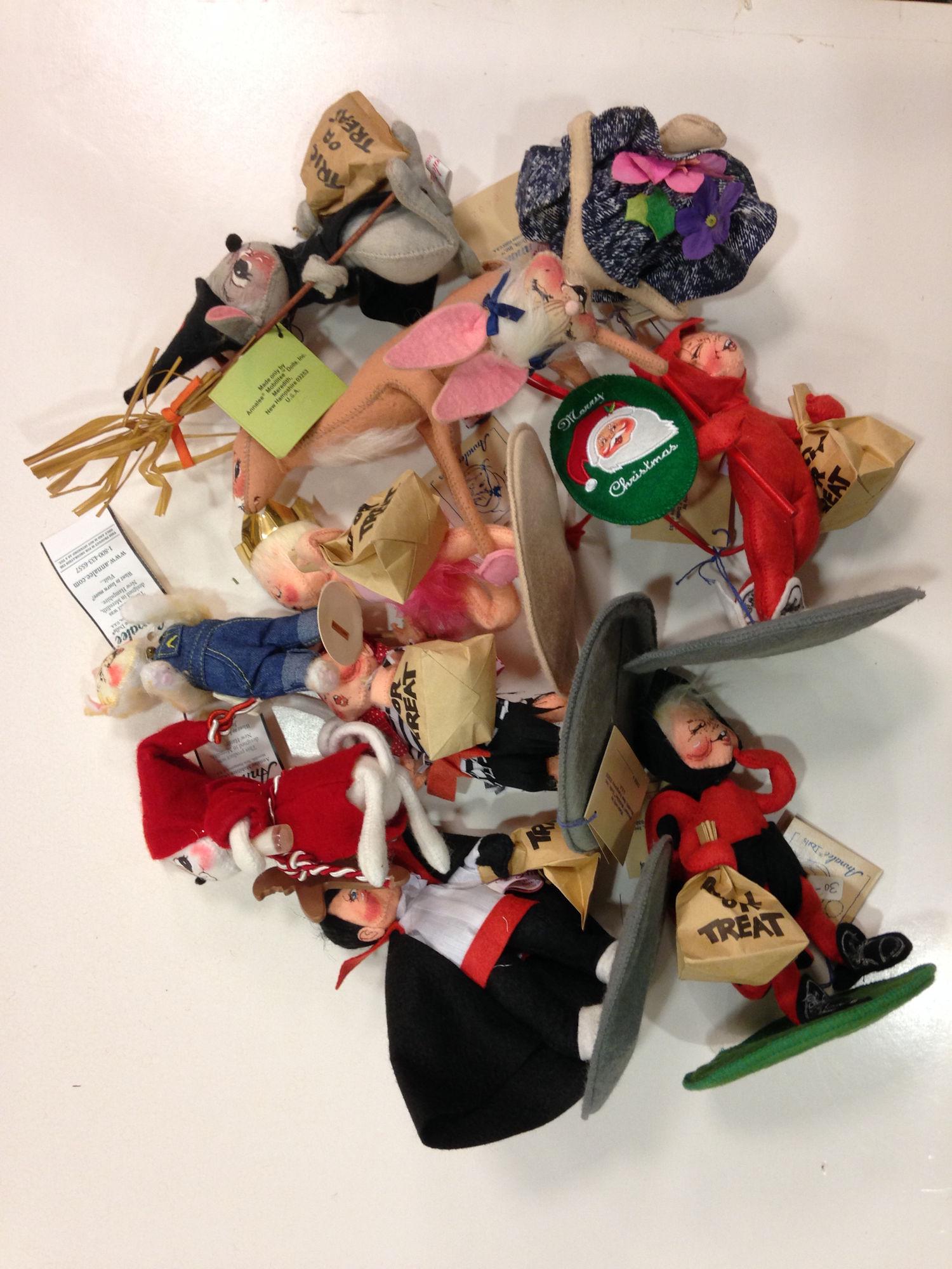 (10) ANNALEE CHARACTERS INCLUDING (6) TRICK OR TREAT, (1 of 1)