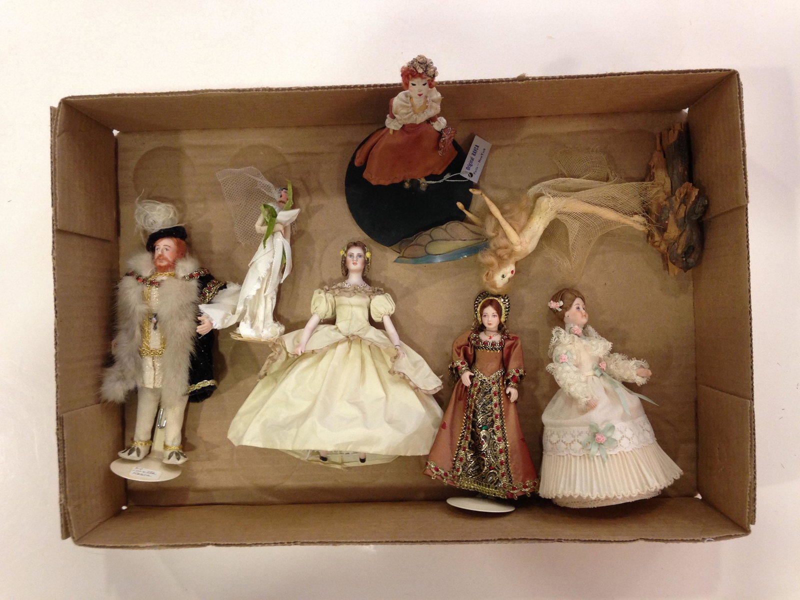 LOT (7) SMALL ARTIST MADE DOLLS INCLUDING RAVCA. (1 of 1)