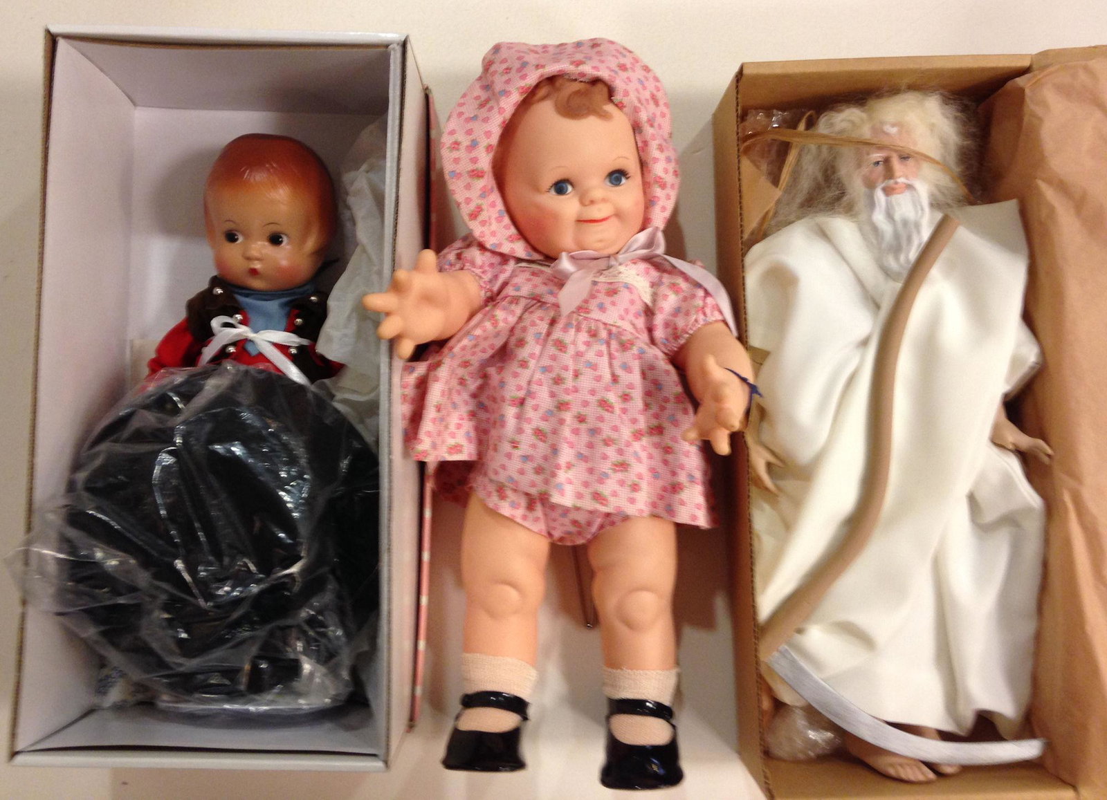 LOT (3) DOLLS INCLUDING VINYL EFFANBEE SCOOTLES AND: LOT (3) DOLLS INCLUDING VINYL EFFANBEE SCOOTLES AND PATSY COWGIRL AND UFDC 51ST CONVENTION "FATHER TIME".