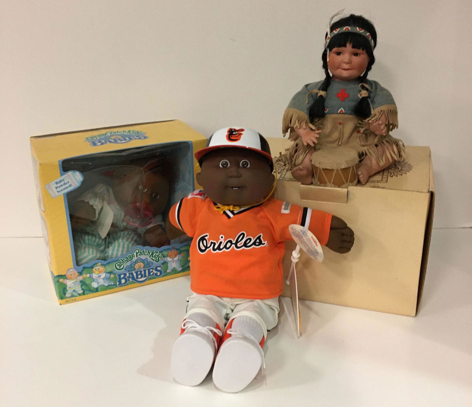 LOT INCUDING BOXED AFRICAN AMERICAN CABBAGE PATCH BABY (1 of 2)