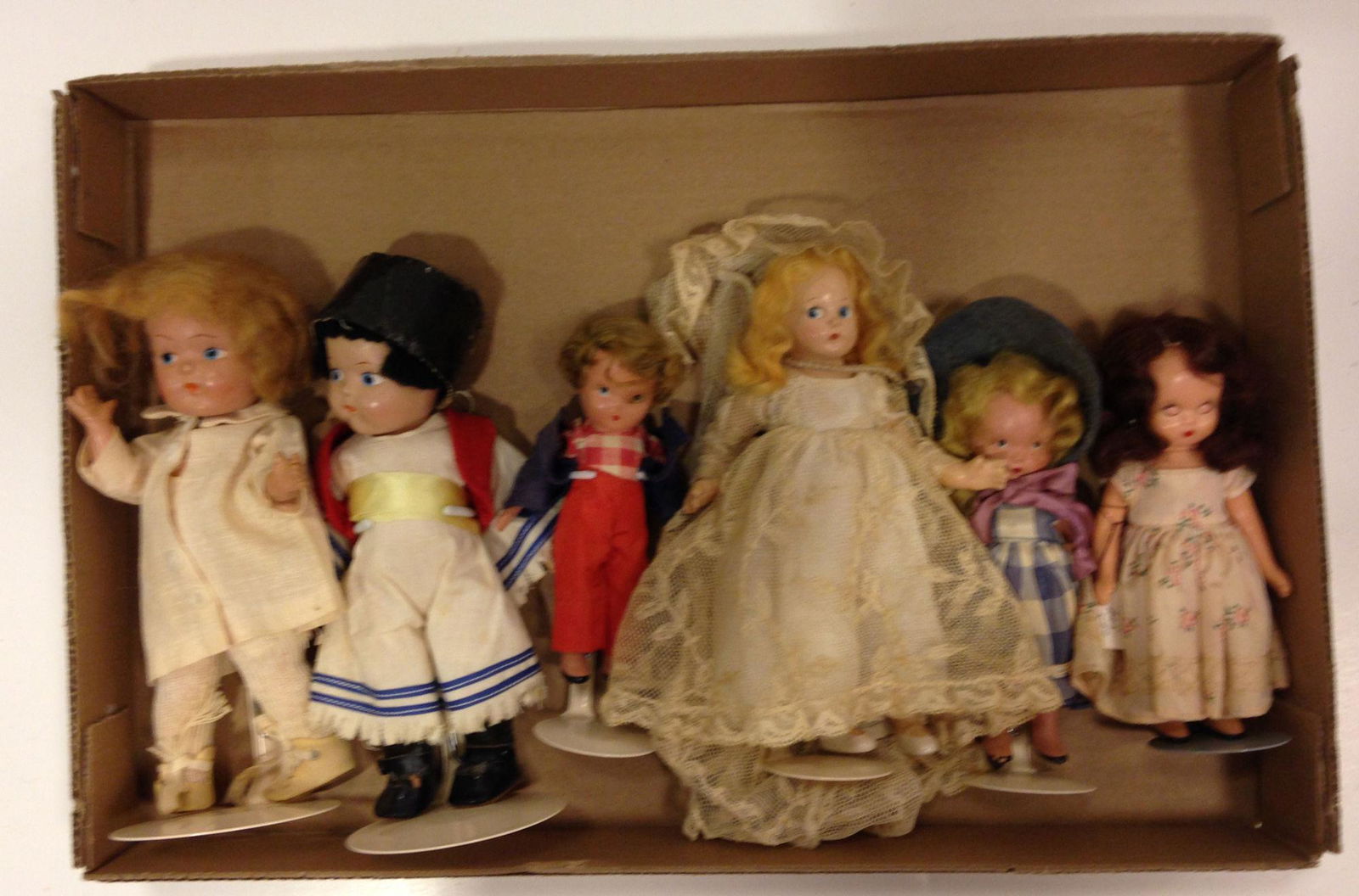 LOT 6 SMALL DOLLS INCLUDING NANCY ANN AND MADAME (1 of 1)