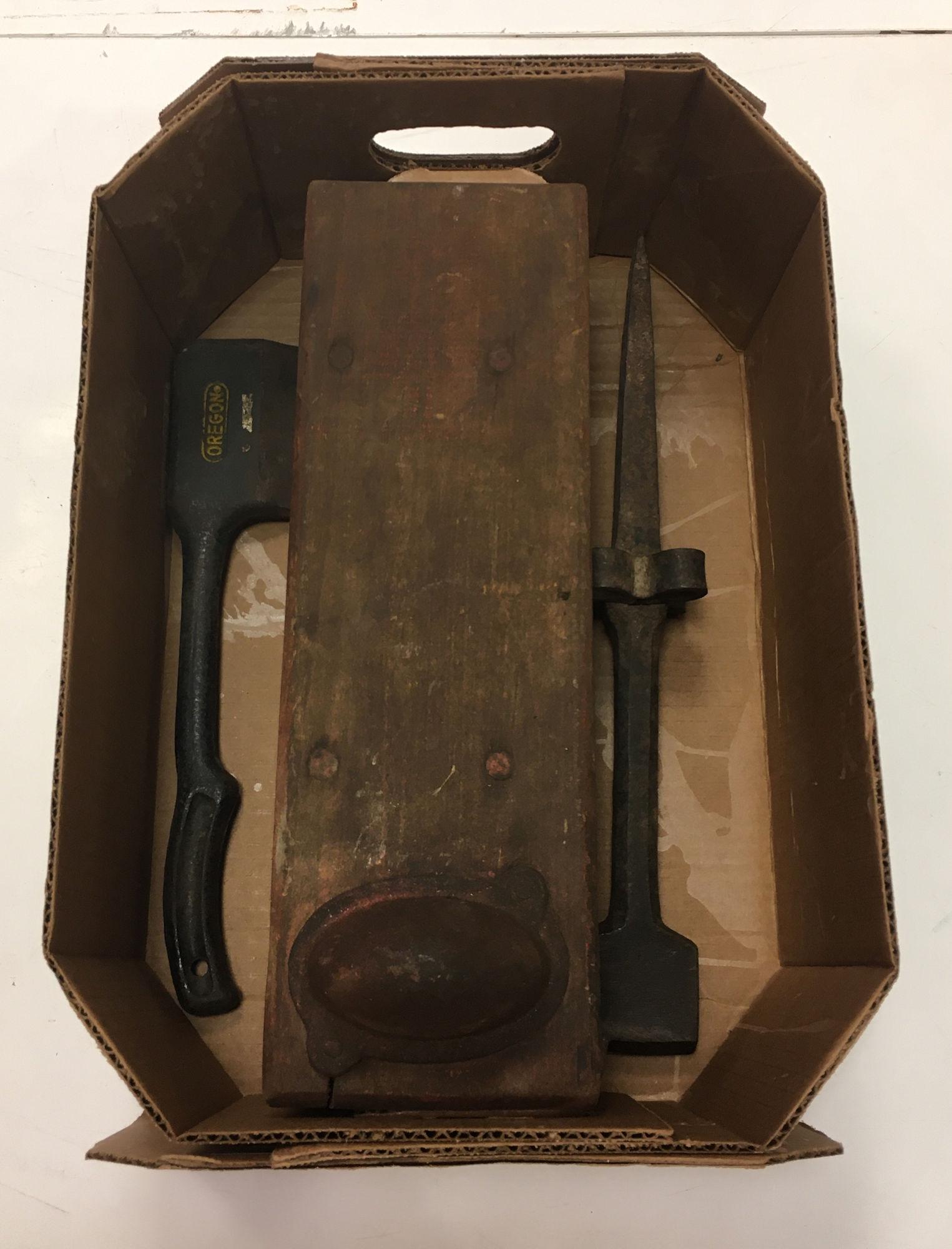 BOX LOT OF VINTAGE TOOL BOX AND TOOLS: BOX LOT OF VINTAGE TOOL BOX AND TOOLS