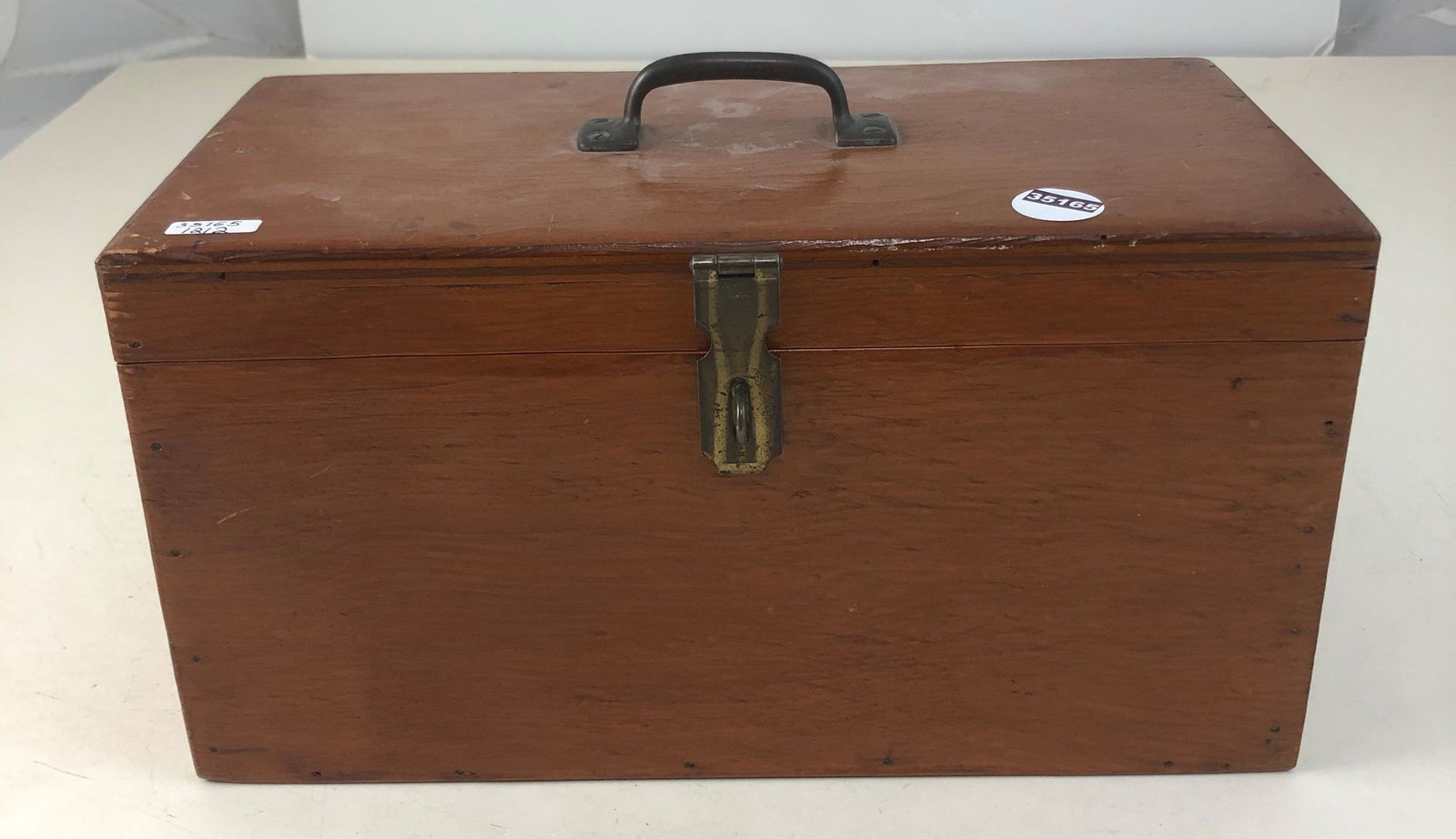 MISCELLANEOUS ACCESSORIES IN WOODEN BOX: MISCELLANEOUS ACCESSORIES IN WOODEN BOX ~ VINTAGE HIGH SCHOOL FOLDERS, FILM IN CANISTERS, A SMALL CARD CASE WITH BIRDS MOTIF AND MILITARY EMBLEM AND AIRMAIL STAMP INSIDE, SMALL GOLD TONE PINS (VINTAGE