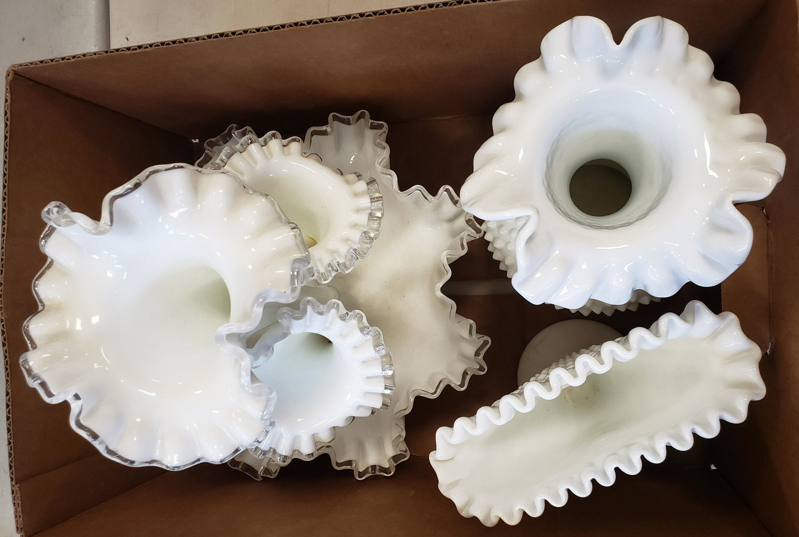 BOX LOT OF FENTON MILK GLASS, INCLUDING 4 HORN EPERGNE: BOX LOT OF FENTON MILK GLASS, INCLUDING 4 HORN EPERGNE