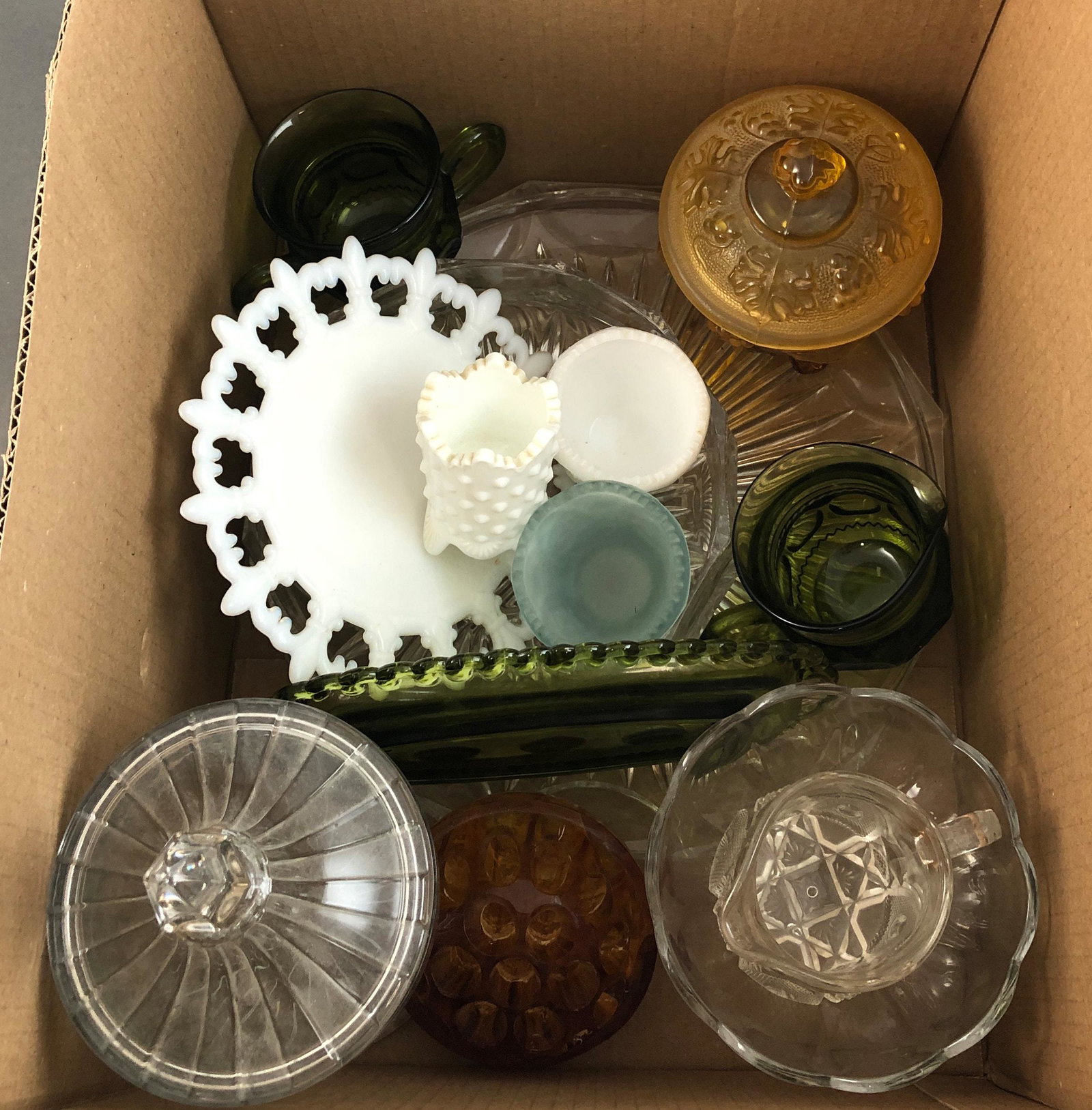 BOX LOT GLASSWARE INCLUDING HEISEY CANDY JAR: BOX LOT GLASSWARE INCLUDING HEISEY CANDY JAR