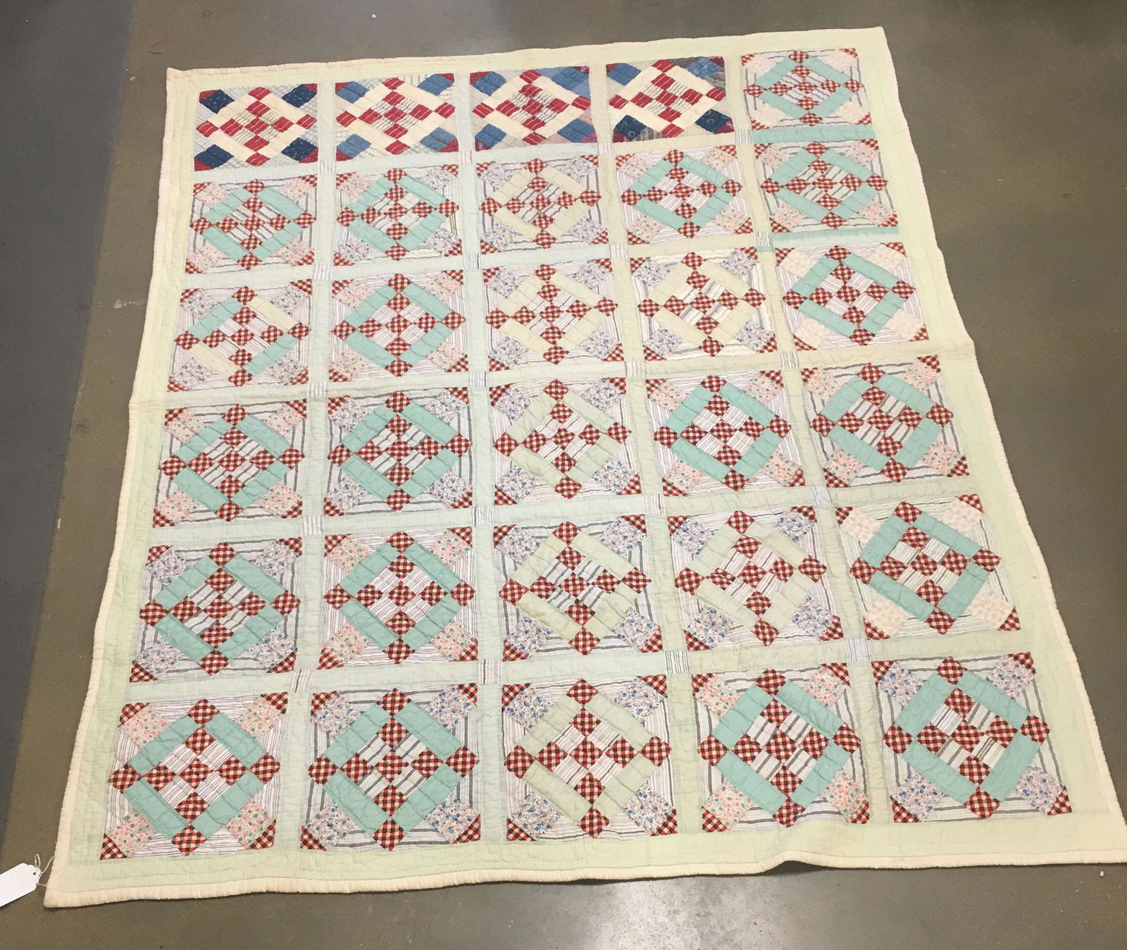 PIECEWORK QUILT- 9 PATCH AND BLOCK PATTERN. 5' X 6' (1 of 6)