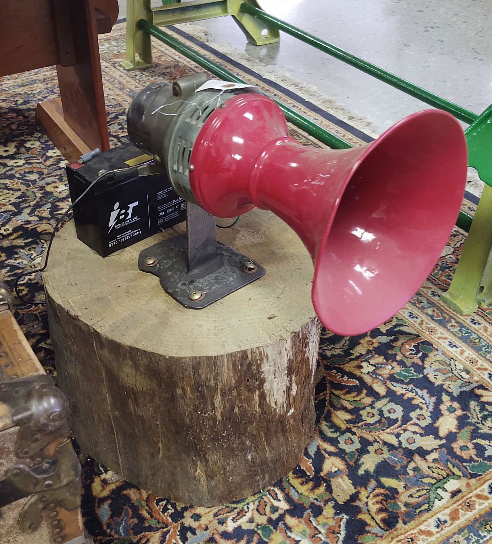 FIRE DEPARTMENT STERLING SIREN, CHROME WITH RED BELL, (1 of 3)