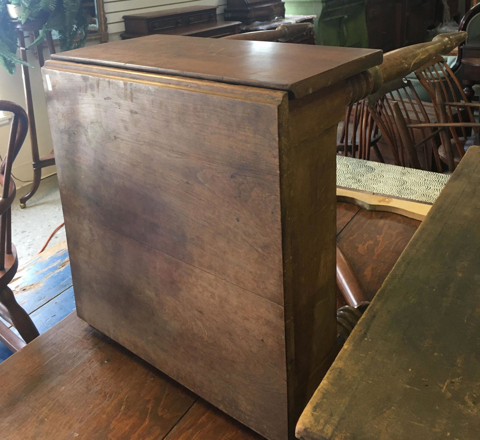 ONE DRAWER STAND WITH DROP LEAVES: ONE DRAWER STAND WITH DROP LEAVES