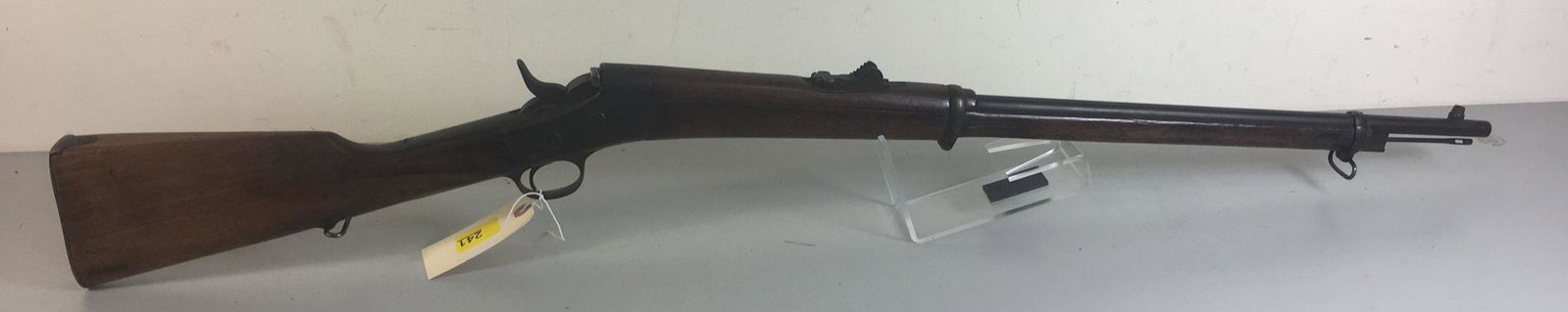 REMINGTON MODEL ROLLING BLOCK 30-40 CALIBER (?) RIFLE: REMINGTON MODEL ROLLING BLOCK 30-40 CALIBER (?) RIFLE SN: NONEBY BIDDING ON THIS LOT BUYER ACCEPTS RESPONSIBILITY OF KNOWLEDGE OF STATE AND FEDERAL LAWS FOR RECEIVING THIS ITEM.