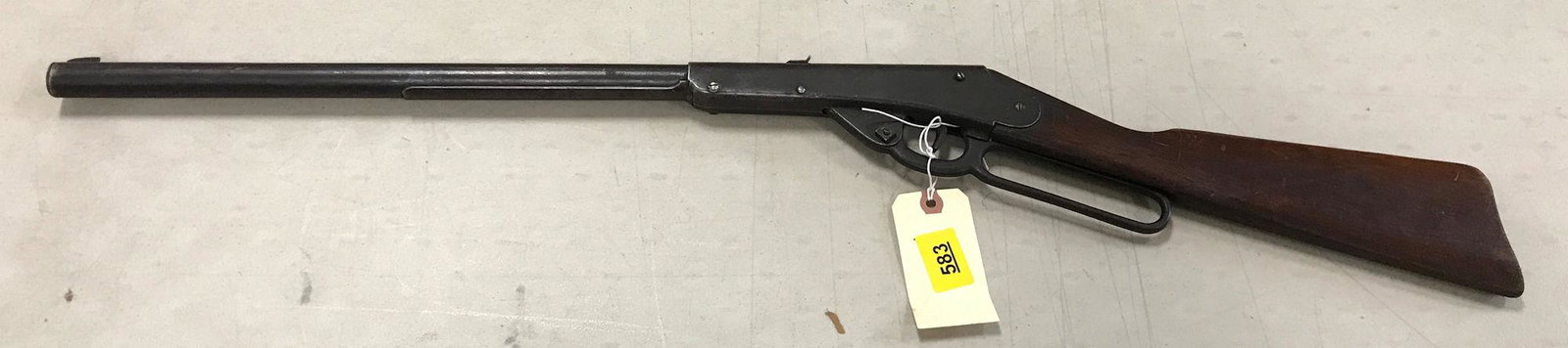 DAISY MODEL B SINGLE SHOT BB GUN. CAUTION OLD BB GUNS: DAISY MODEL B SINGLE SHOT BB GUN. CAUTION OLD BB GUNS HAVE BEEN CHECKED FOR BBs BUT NOT A GUARANTEE *********DOES NOT NEED CALLED IN*******BY BIDDING ON THIS LOT BUYER ACCEPTS RESPONSIBILITY OF KNOWLE