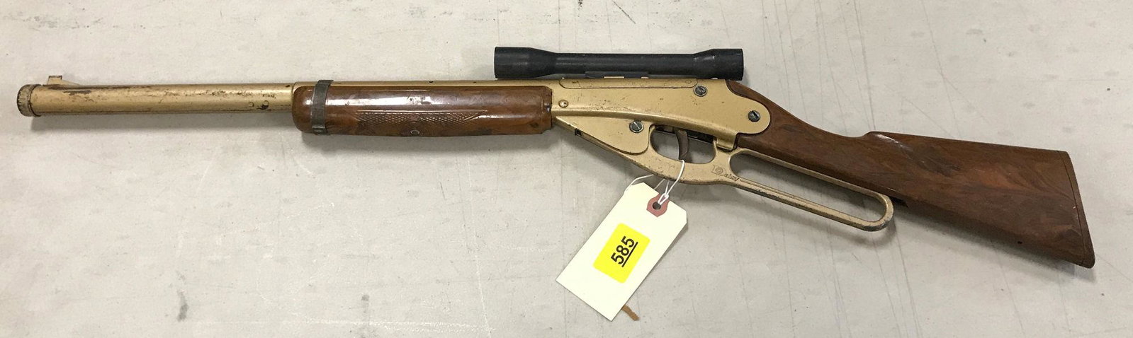 DAISY MODEL 104 BB GUN SN: K724289, CAUTION OLD BB: DAISY MODEL 104 BB GUN SN: K724289, CAUTION OLD BB GUNS HAVE BEEN CHECKED FOR BBs BUT NOT A GUARANTEE *********DOES NOT NEED CALLED IN*******BY BIDDING ON THIS LOT BUYER ACCEPTS RESPONSIBILITY OF KNOW