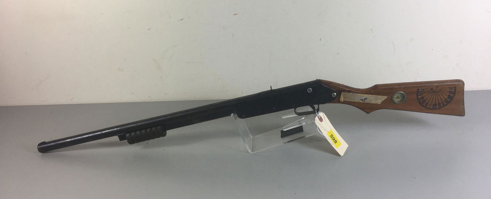 DAISY MODEL 107 SUNDIAL BB GUN , BROKEN, CAUTION OLD BB: DAISY MODEL 107 SUNDIAL BB GUN , BROKEN, CAUTION OLD BB GUNS HAVE BEEN CHECKED FOR BBs BUT NOT A GUARANTEE *********DOES NOT NEED CALLED IN*******BY BIDDING ON THIS LOT BUYER ACCEPTS RESPONSIBILITY OF