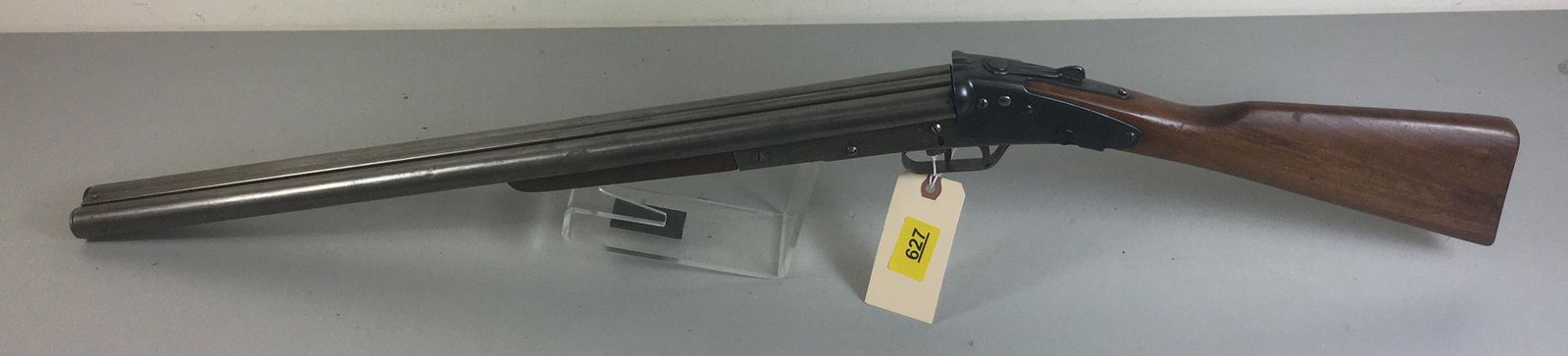 DAISY MODEL 104 DOUBLE BARREL (RARE) BB GUN. CAUTION: DAISY MODEL 104 DOUBLE BARREL (RARE) BB GUN. CAUTION OLD BB GUNS HAVE BEEN CHECKED FOR BBs BUT NOT A GUARANTEE *********DOES NOT NEED CALLED IN*******BY BIDDING ON THIS LOT BUYER ACCEPTS RESPONSIBILIT