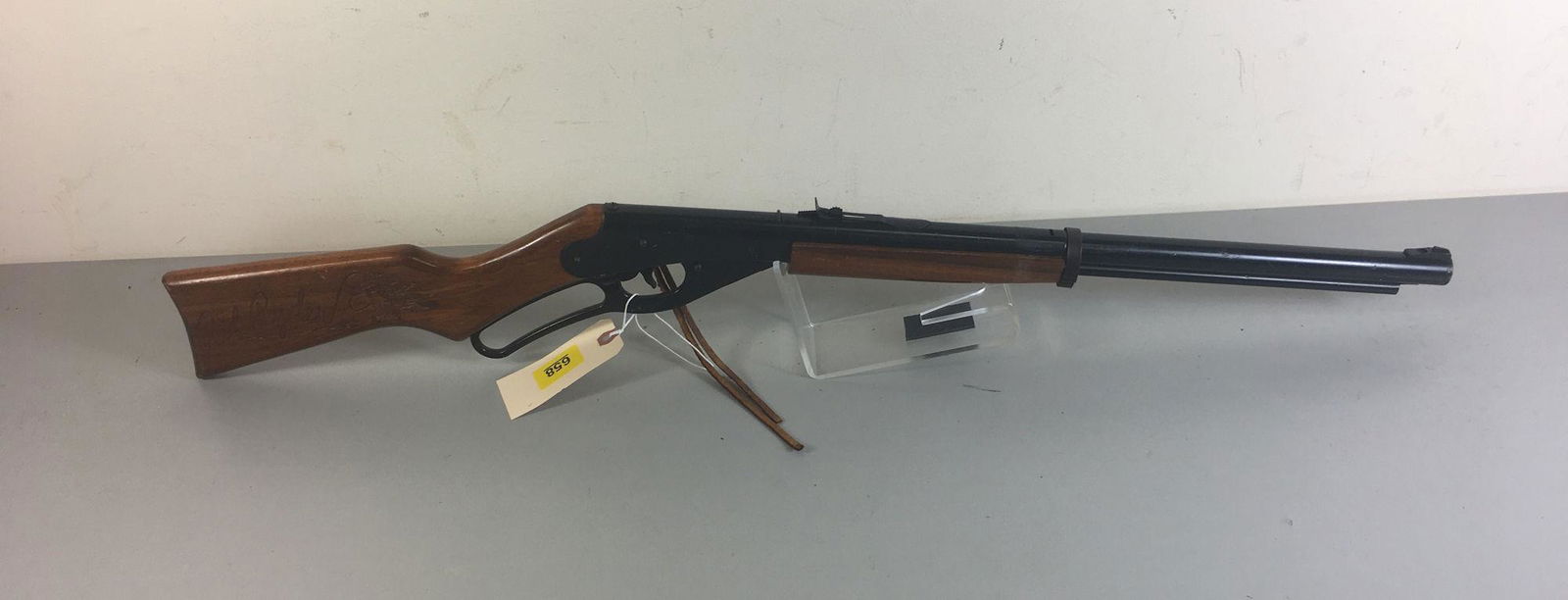 DAISY MODEL 1938B SUNDIAL BB GUN. CAUTION OLD BB GUNS: DAISY MODEL 1938B SUNDIAL BB GUN. CAUTION OLD BB GUNS HAVE BEEN CHECKED FOR BBs BUT NOT A GUARANTEE *********DOES NOT NEED CALLED IN*******BY BIDDING ON THIS LOT BUYER ACCEPTS RESPONSIBILITY OF KNOWLE