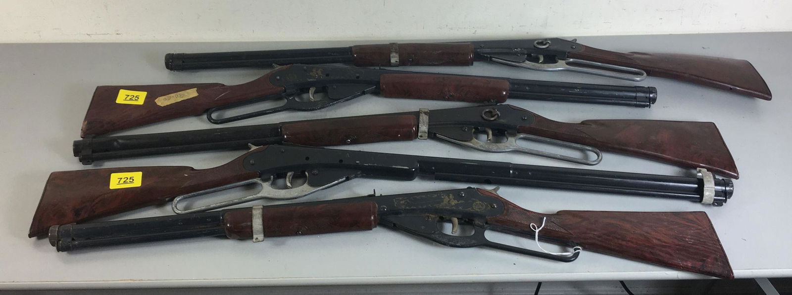 LOT OF (5) DAISY MODEL 94 BB GUNS, BROKEN. CAUTION OLD: LOT OF (5) DAISY MODEL 94 BB GUNS, BROKEN. CAUTION OLD BB GUNS HAVE BEEN CHECKED FOR BBs BUT NOT A GUARANTEE *********DOES NOT NEED CALLED IN*******BY BIDDING ON THIS LOT BUYER ACCEPTS RESPONSIBILITY
