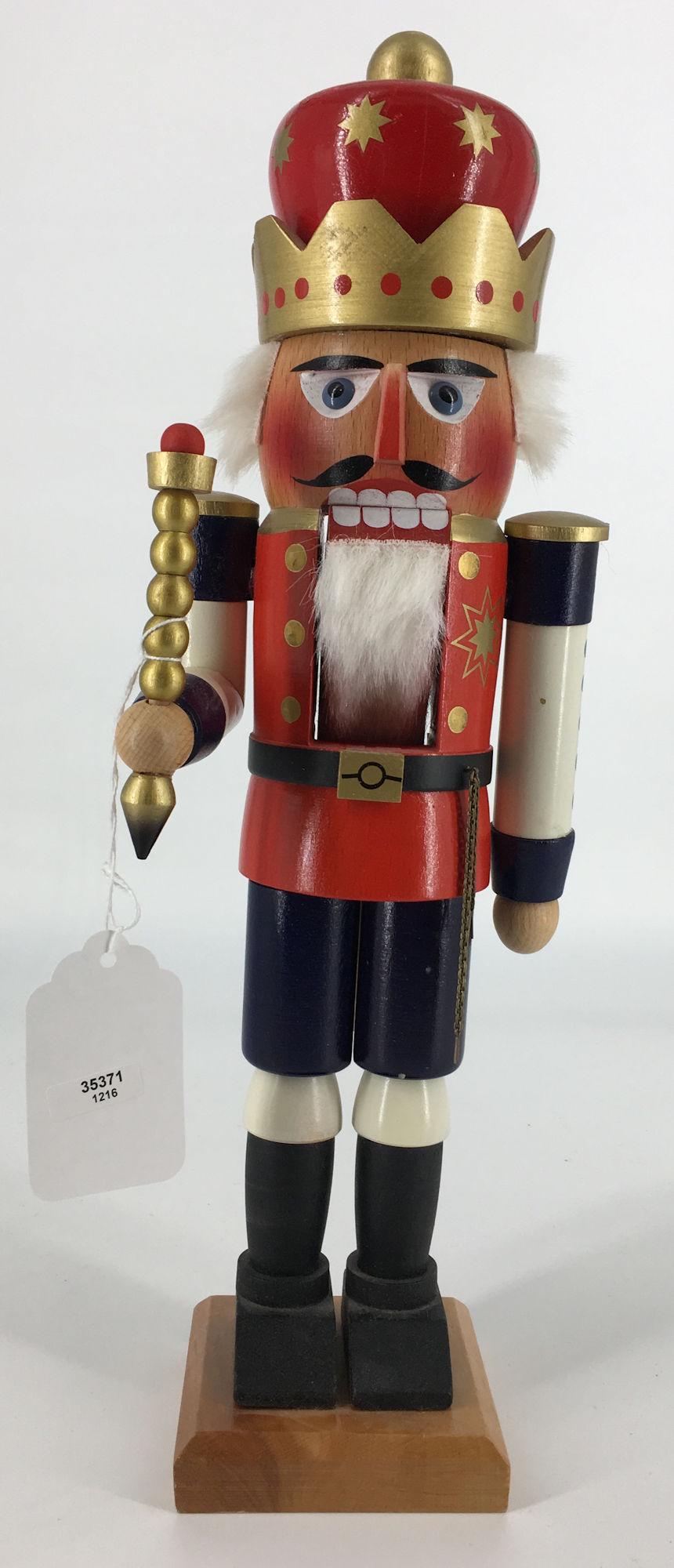 16" STEINBACH NUTCRACKER KING (1 of 2)