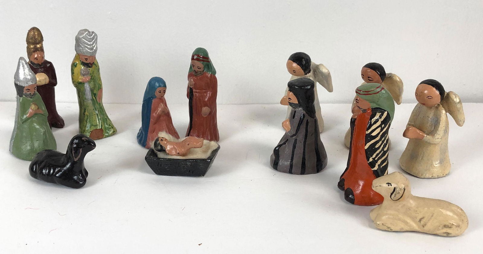 BOX LOT CHRISTMAS INCLUDING REDWARE POTTERY NATIVITY.: BOX LOT CHRISTMAS INCLUDING REDWARE POTTERY NATIVITY. TALLEST WISEMAN APPROX 4"