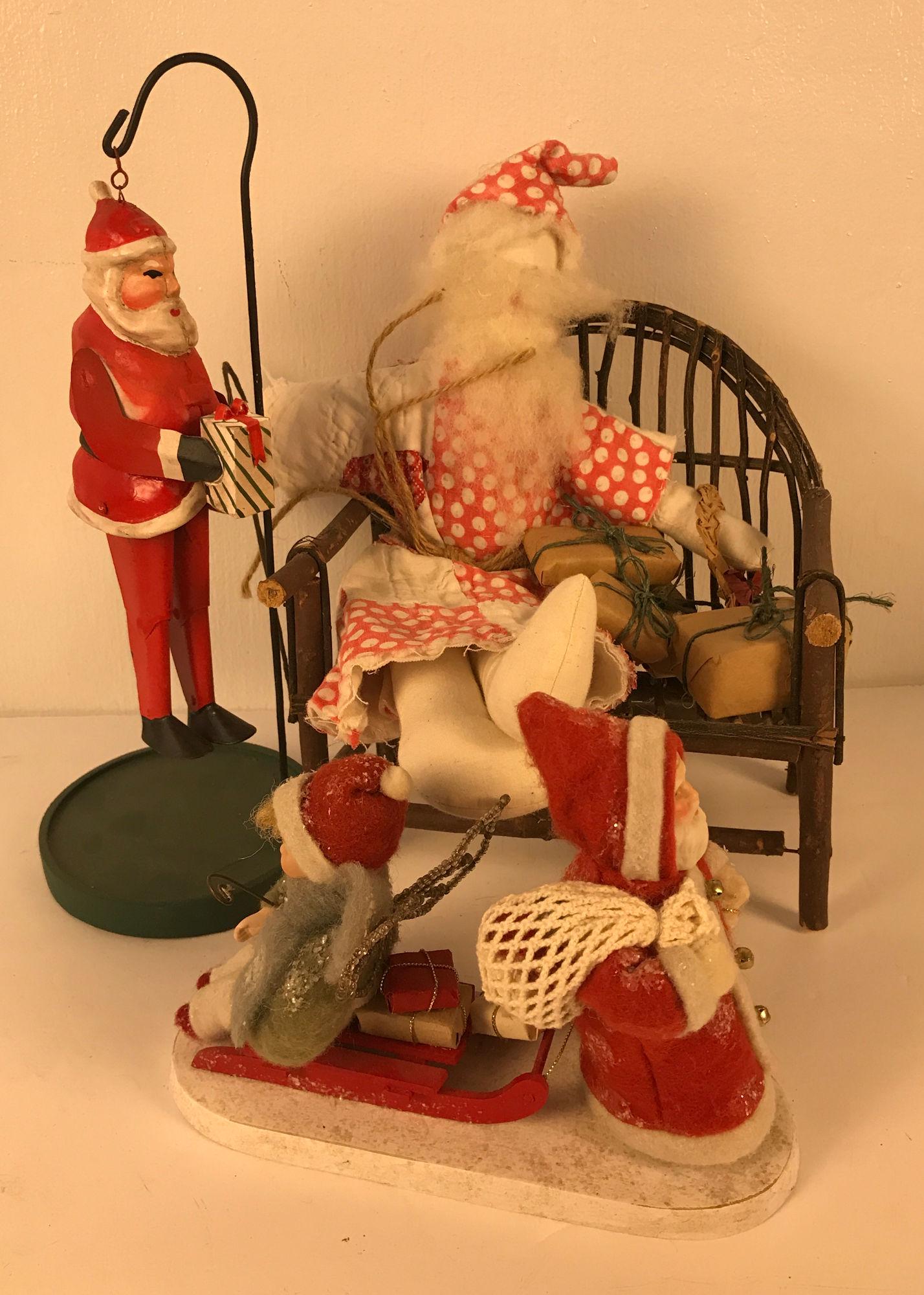 BOX LOT CHRISTMAS INCLUDING DANGLING SANTA IS 12" (1 of 1)