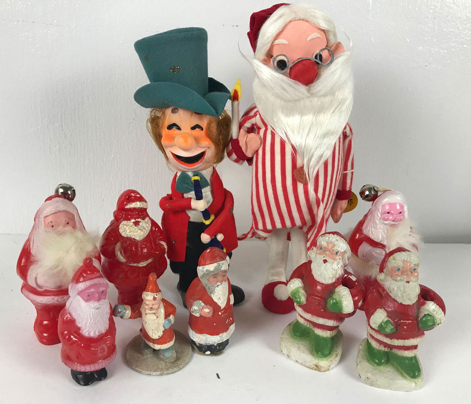 BOX LOT CHRISTMAS INCLUDING VINTAGE PLASTIC SANTA (1 of 1)