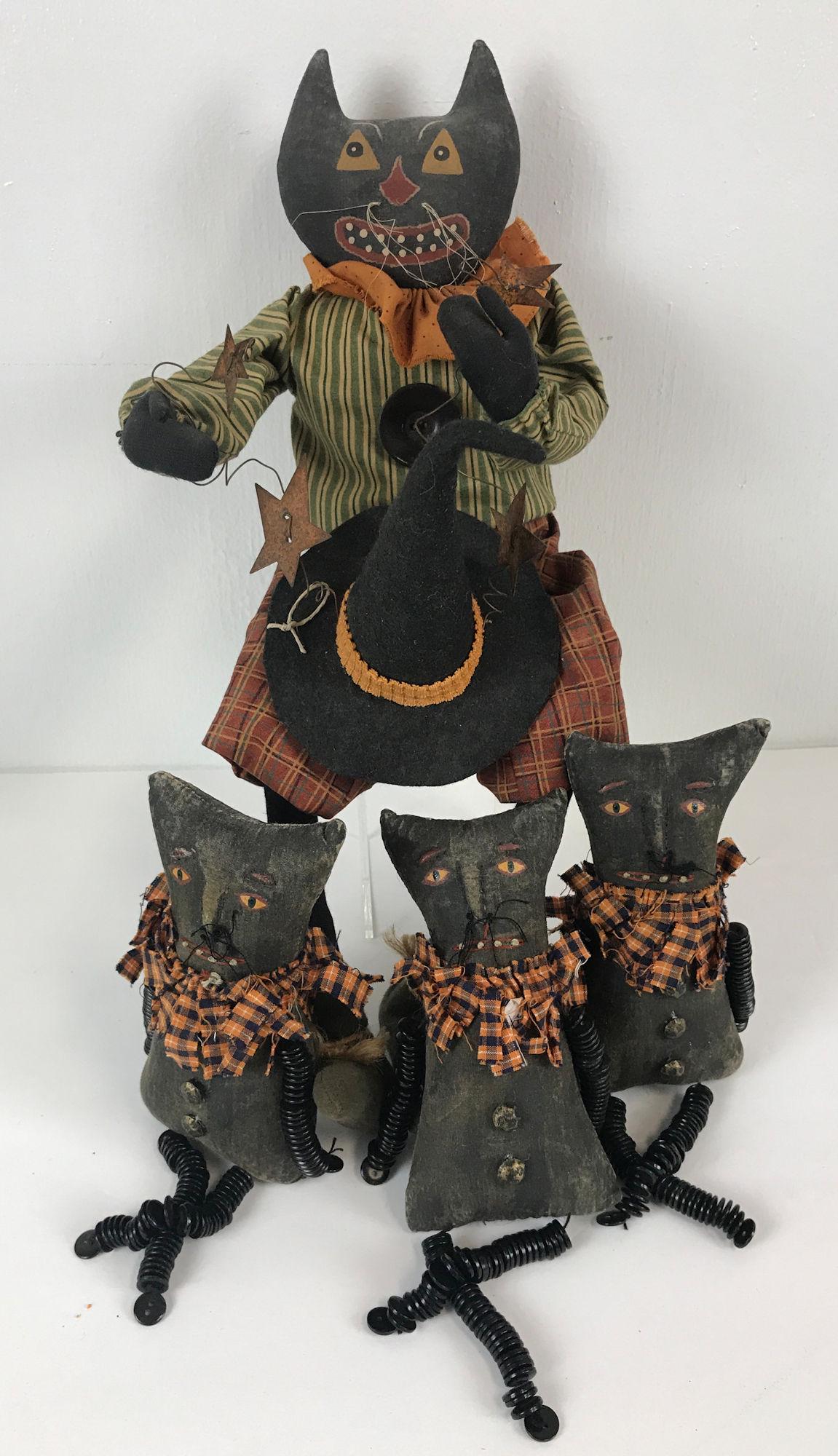 BOX LOT HALLOWEEN INCLUDING 4 CLOTH BLACK CAT DOLLS (1 of 1)