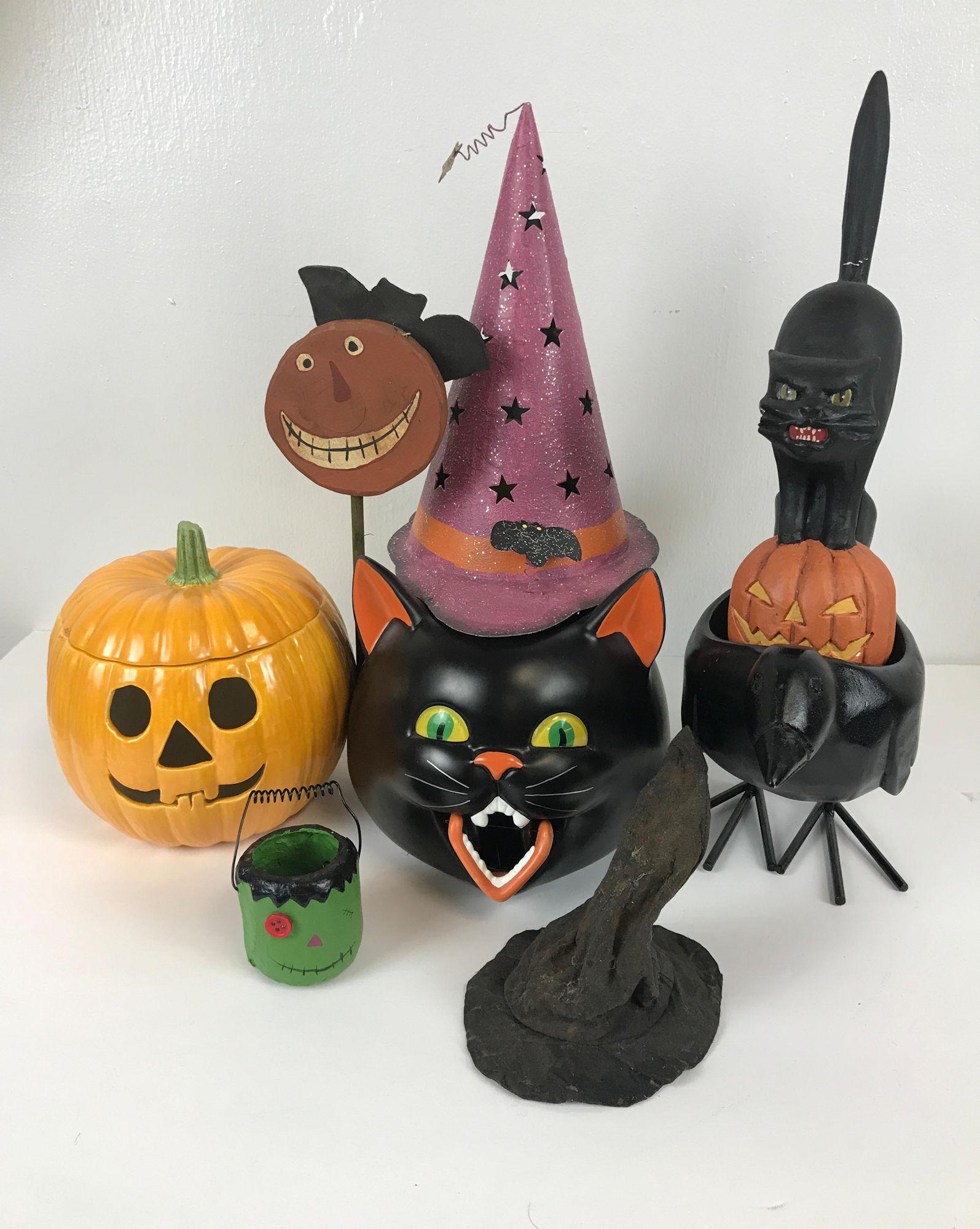 BOX LOT HALLOWEEN INCLUDING 11" HANDCARVED WOODEN BLACK (1 of 1)