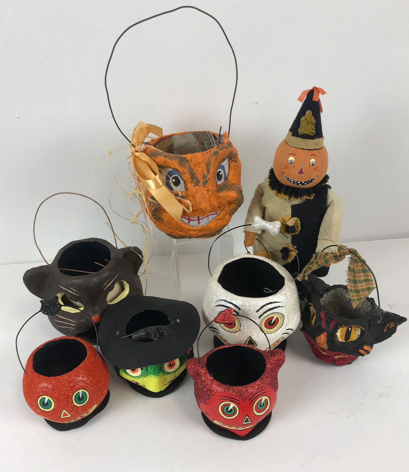 BOX LOT HALLOWEEN INCLUDING 7 PAPER MACHE TRICK OR (1 of 1)