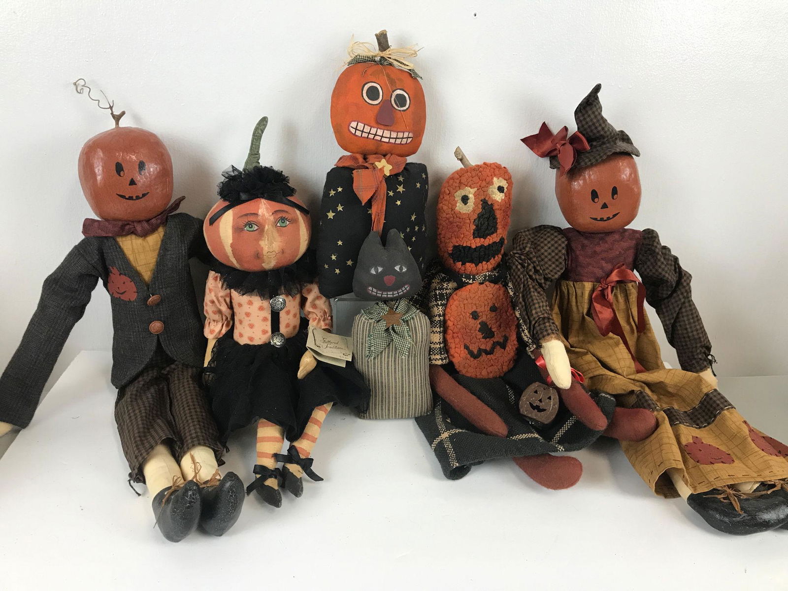 BOX LOT HALLOWEEN INCLUDING ARTIST SIGNED PUMPKIN HEAD (1 of 1)