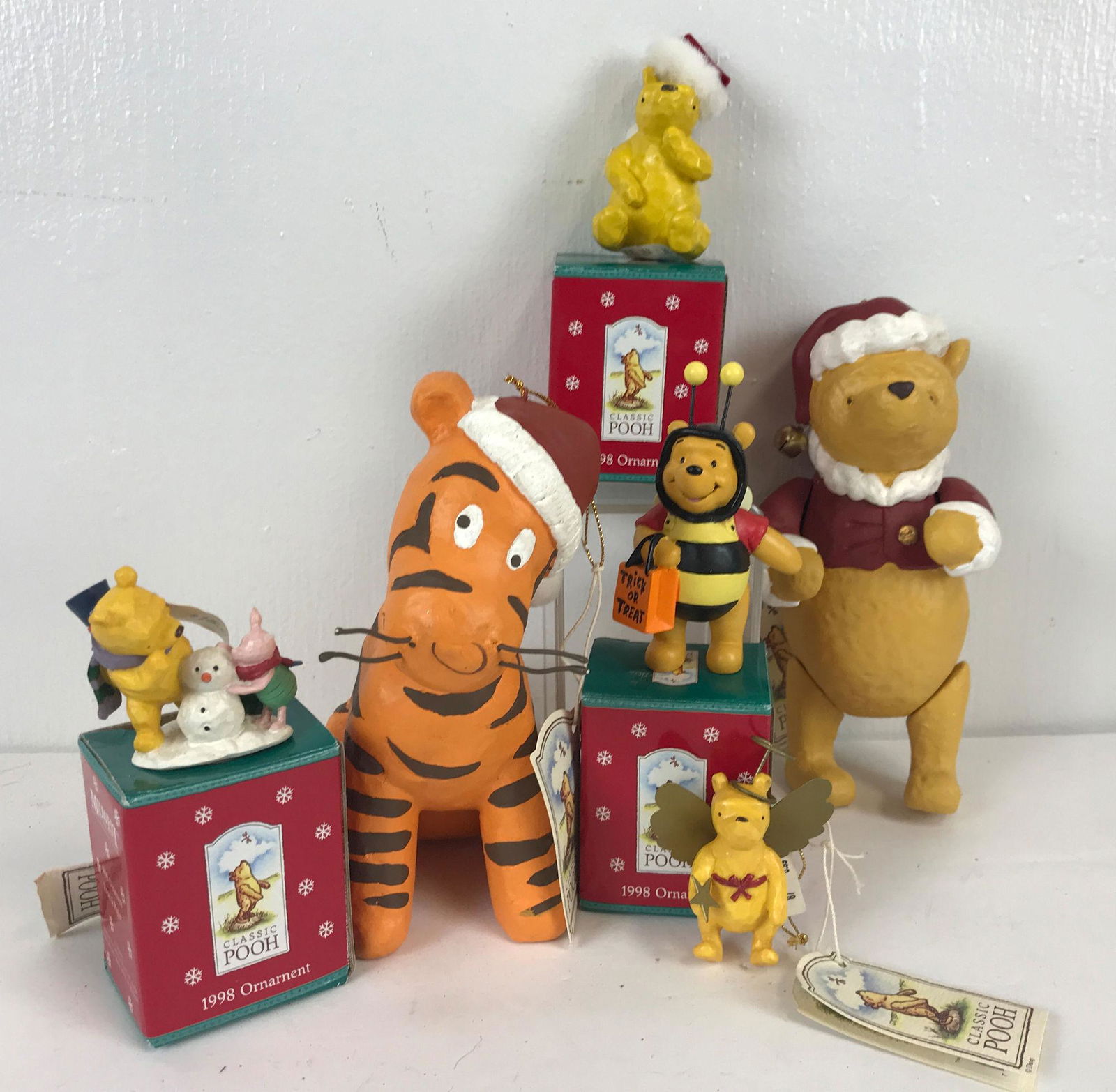 BOX LOT CHRISTMAS INCLUDING 7.5" POOH ORNAMENT WITH (1 of 1)