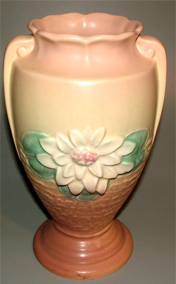 HULL WATERLILY VASE #L12-10 1/2"